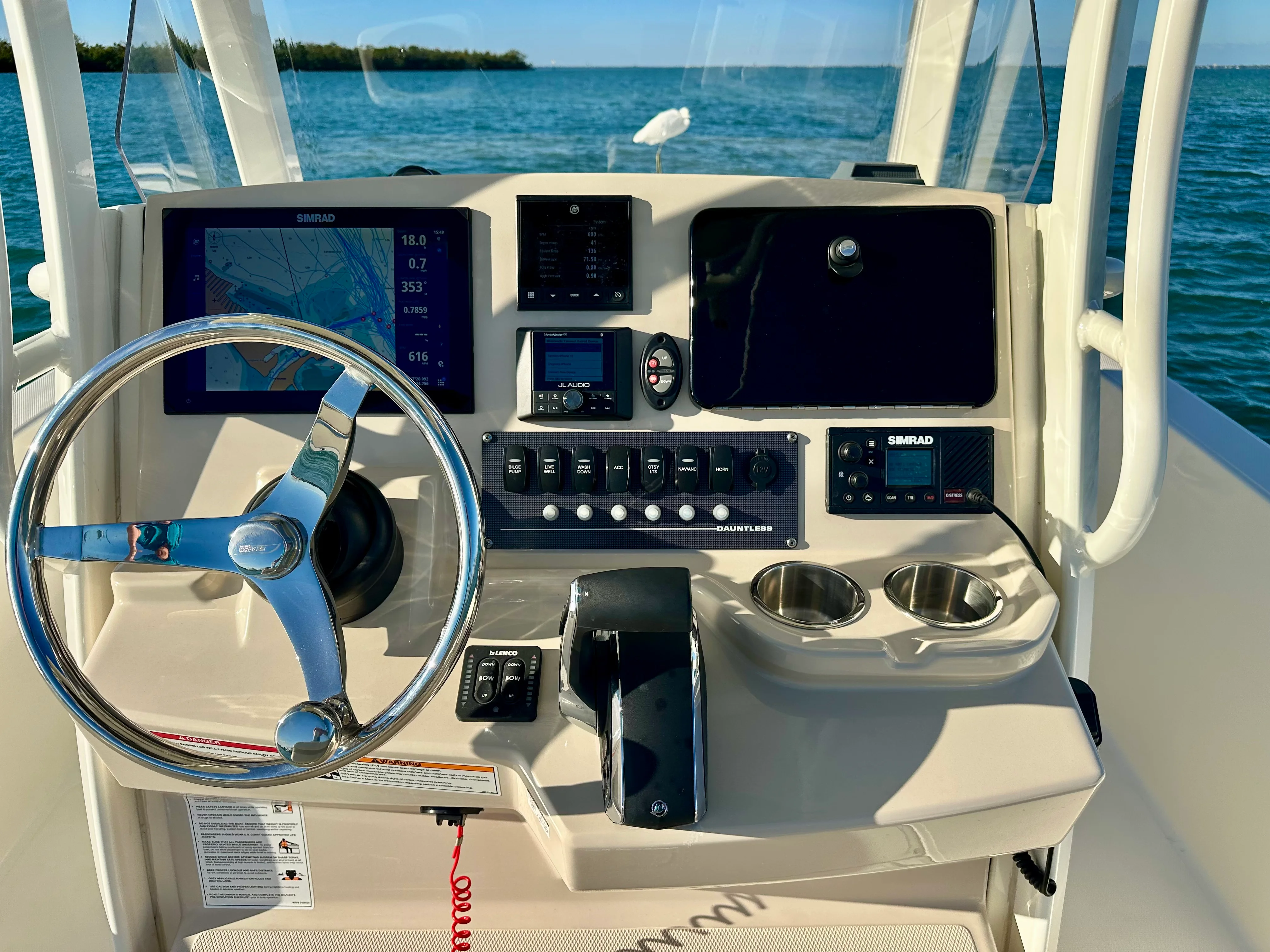 2025 Boston Whaler 220 DAUNTLESS Image Thumbnail #24