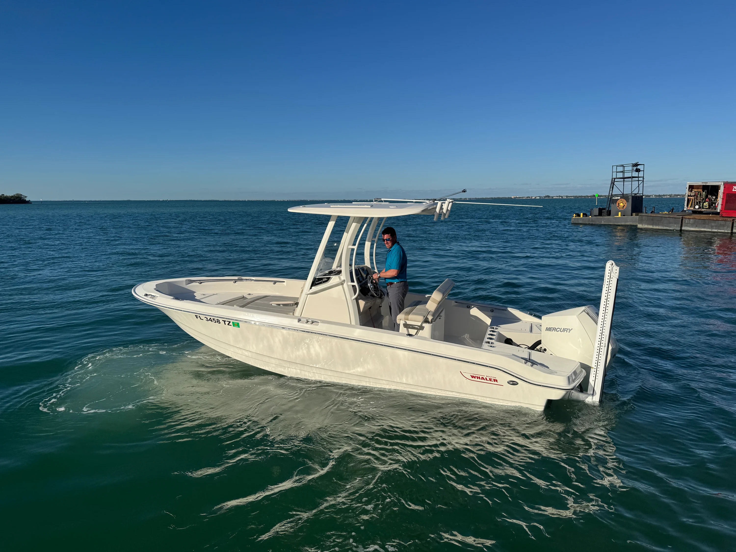 2025 Boston Whaler 220 DAUNTLESS Image Thumbnail #13