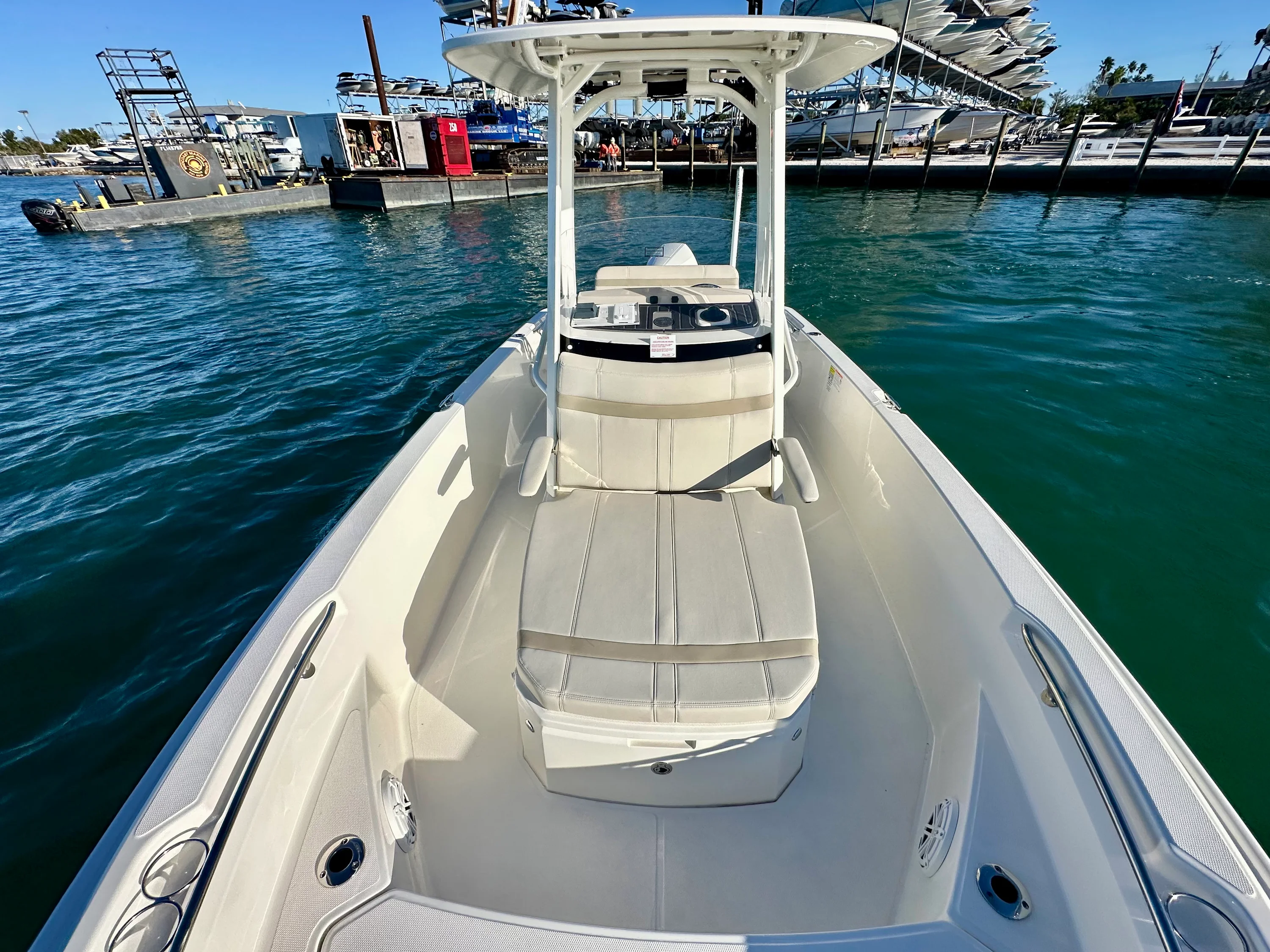 2025 Boston Whaler 220 DAUNTLESS Image Thumbnail #27