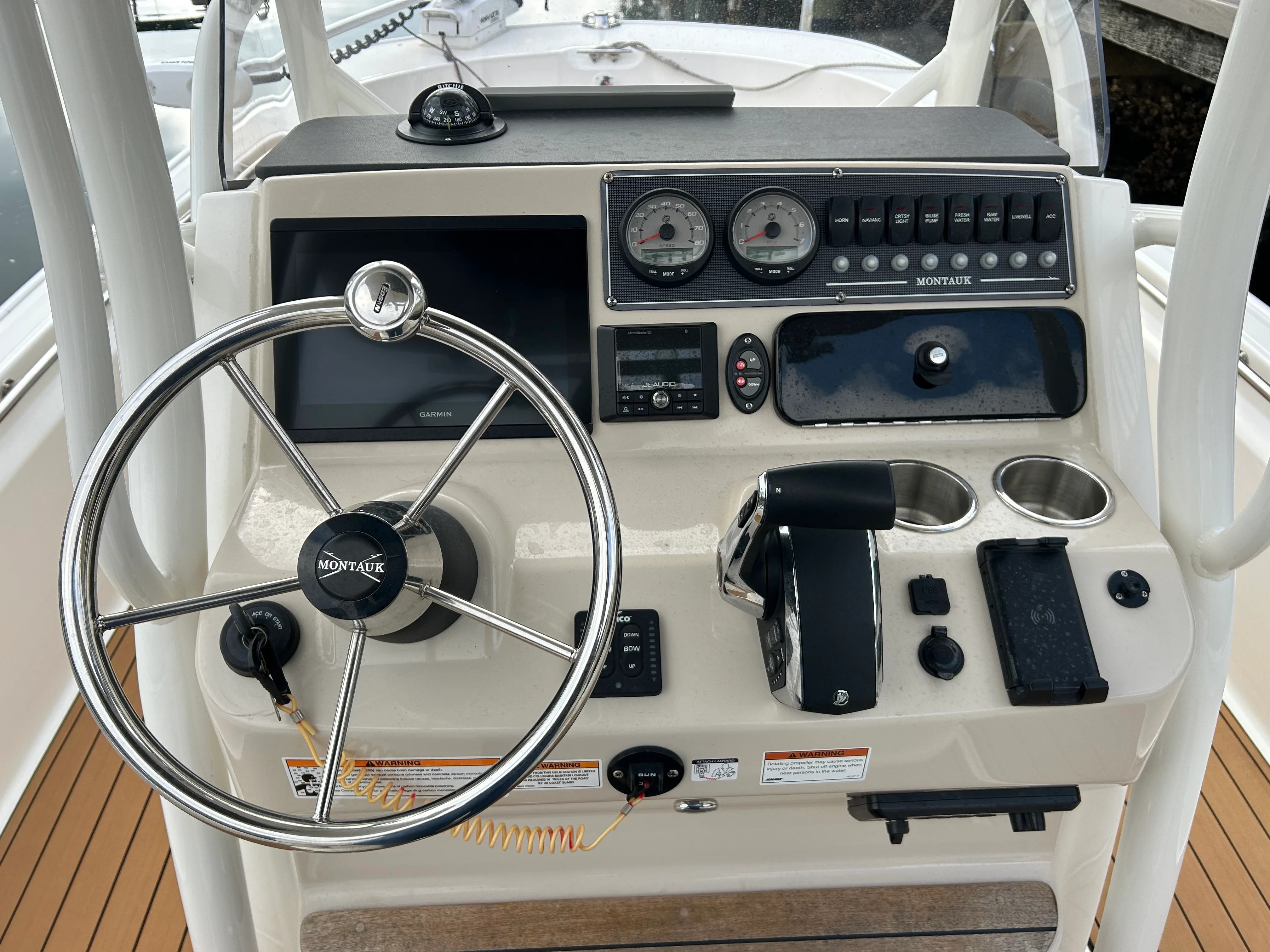 2023 Boston Whaler 210 Montauk Image Thumbnail #13