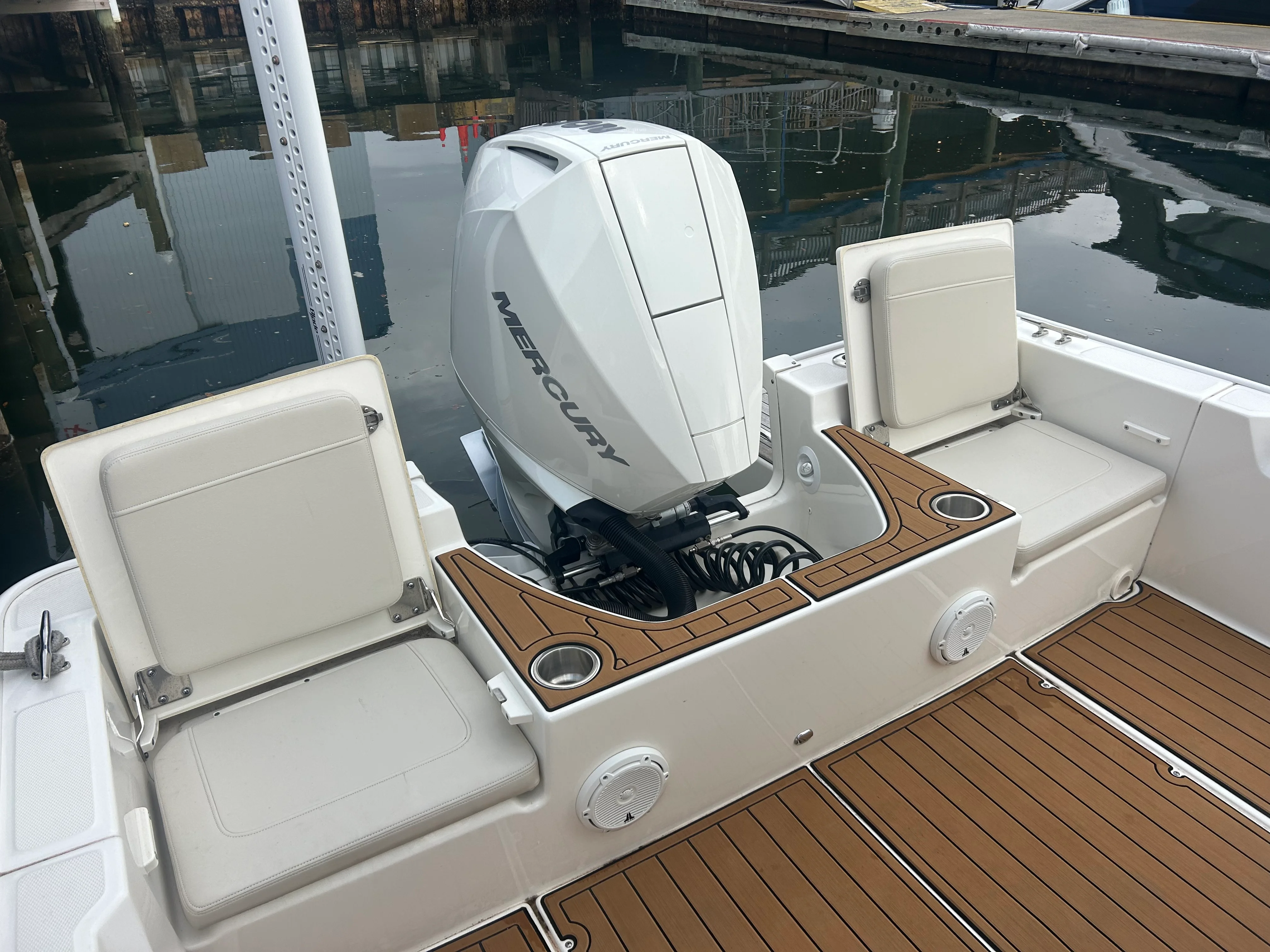 2023 Boston Whaler 210 Montauk Image Thumbnail #8