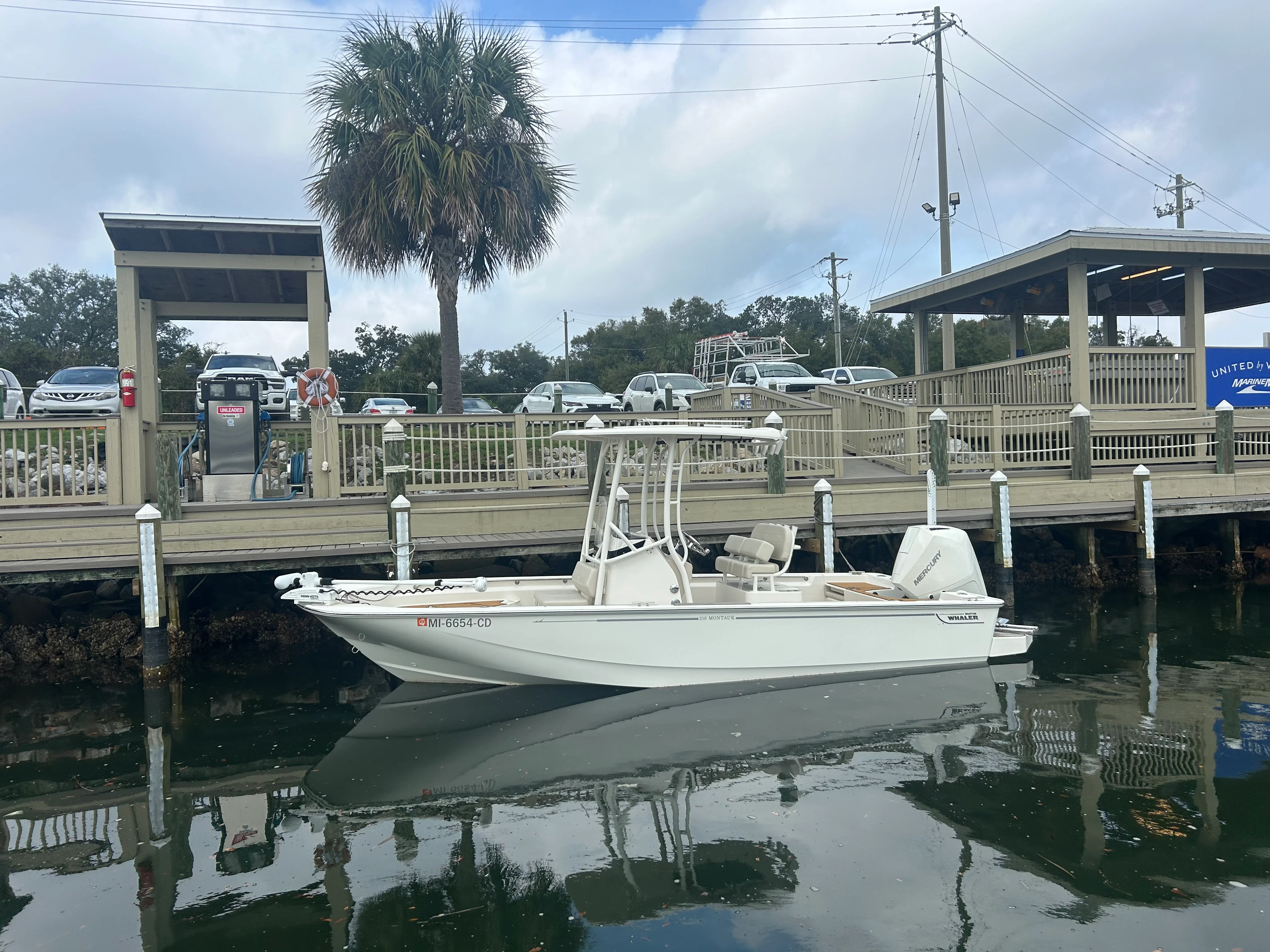 2023 Boston Whaler 210 Montauk Image Thumbnail #3