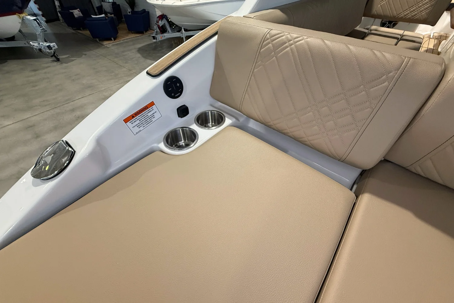 2026 Sea Ray SDX 250 Surf Image Thumbnail #8