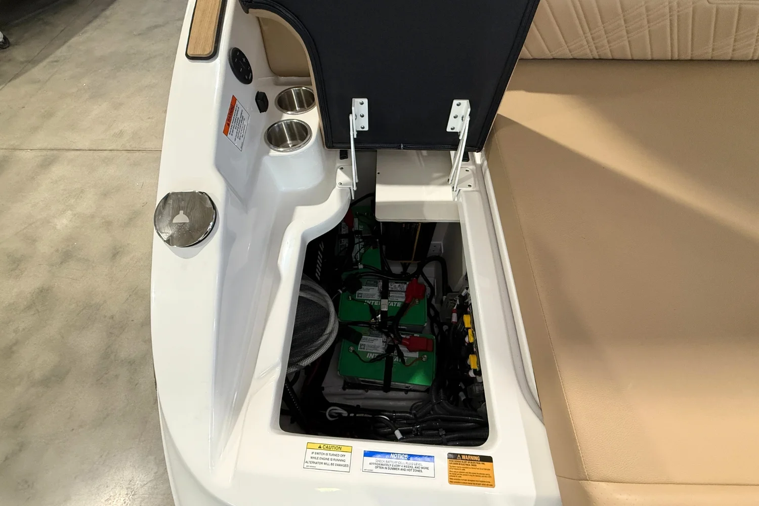 2026 Sea Ray SDX 250 Surf Image Thumbnail #4