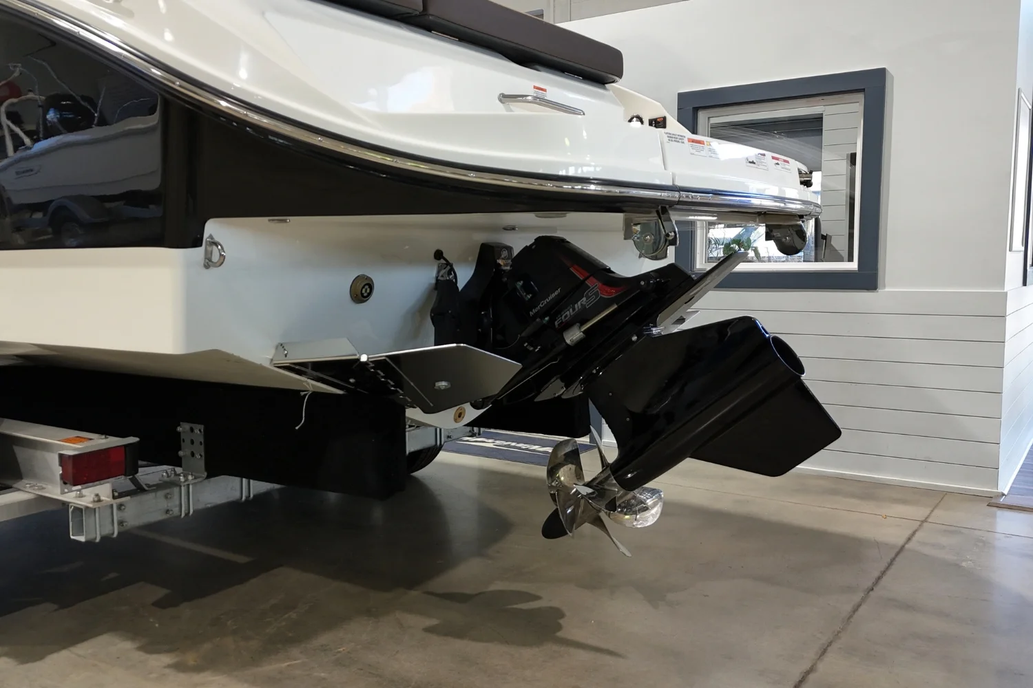 2026 Sea Ray SDX 250 Surf Image Thumbnail #3