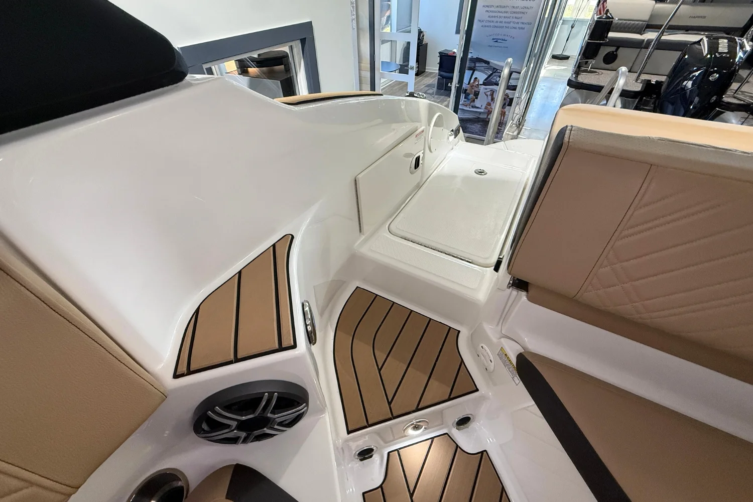 2026 Sea Ray SDX 250 Surf Image Thumbnail #10