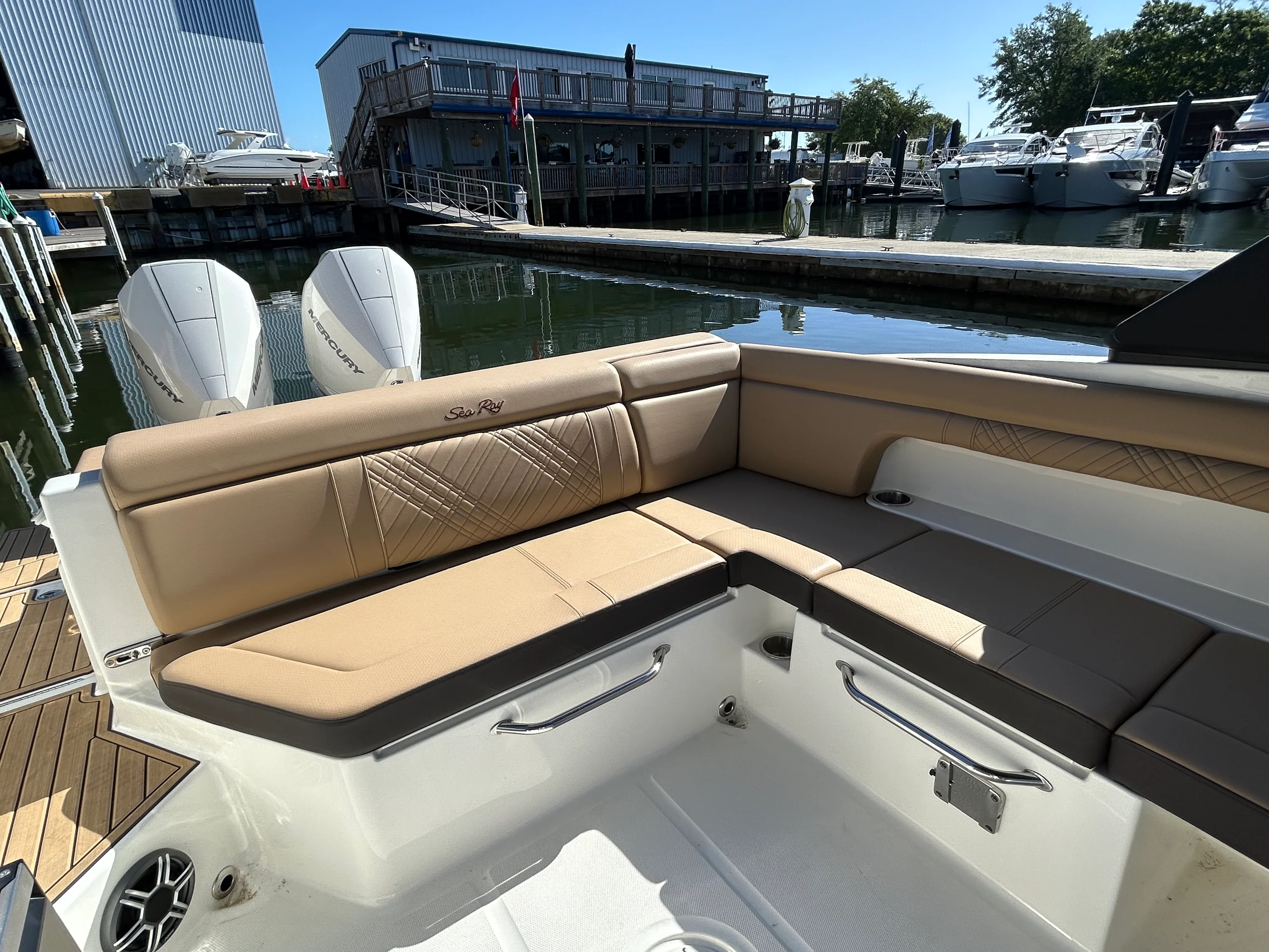 2026 Sea Ray SDX 290 Outboard Image Thumbnail #15