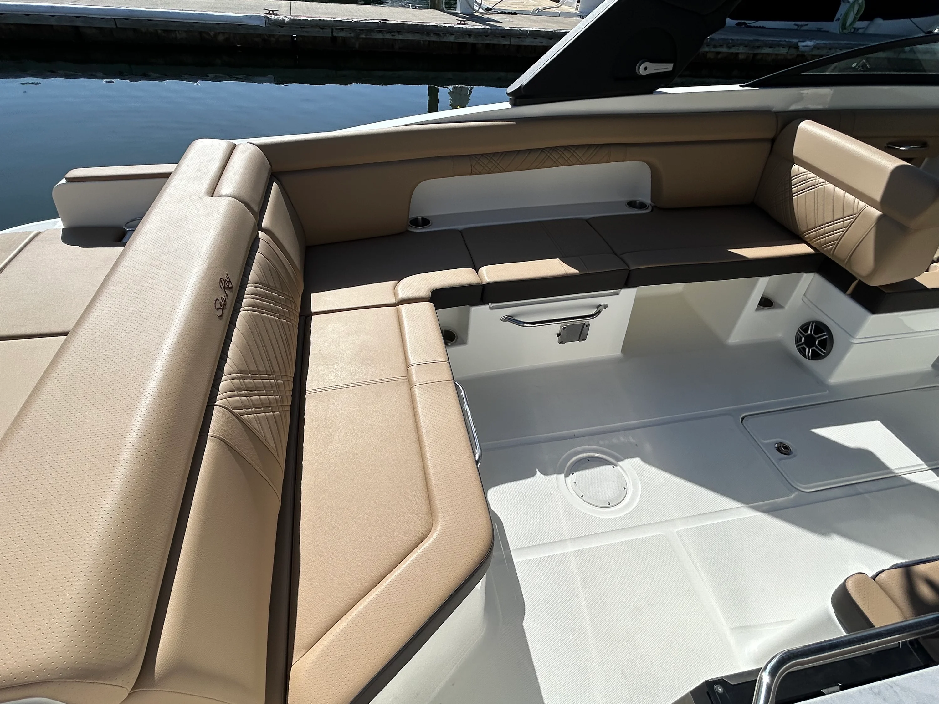 2026 Sea Ray SDX 290 Outboard Image Thumbnail #14