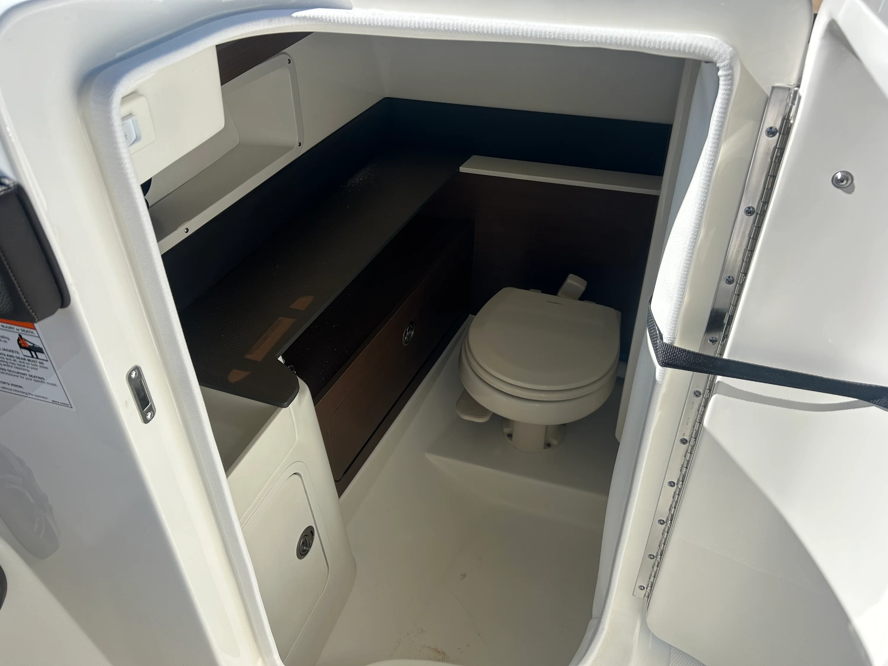 2026 Sea Ray SDX 290 Outboard Image Thumbnail #25