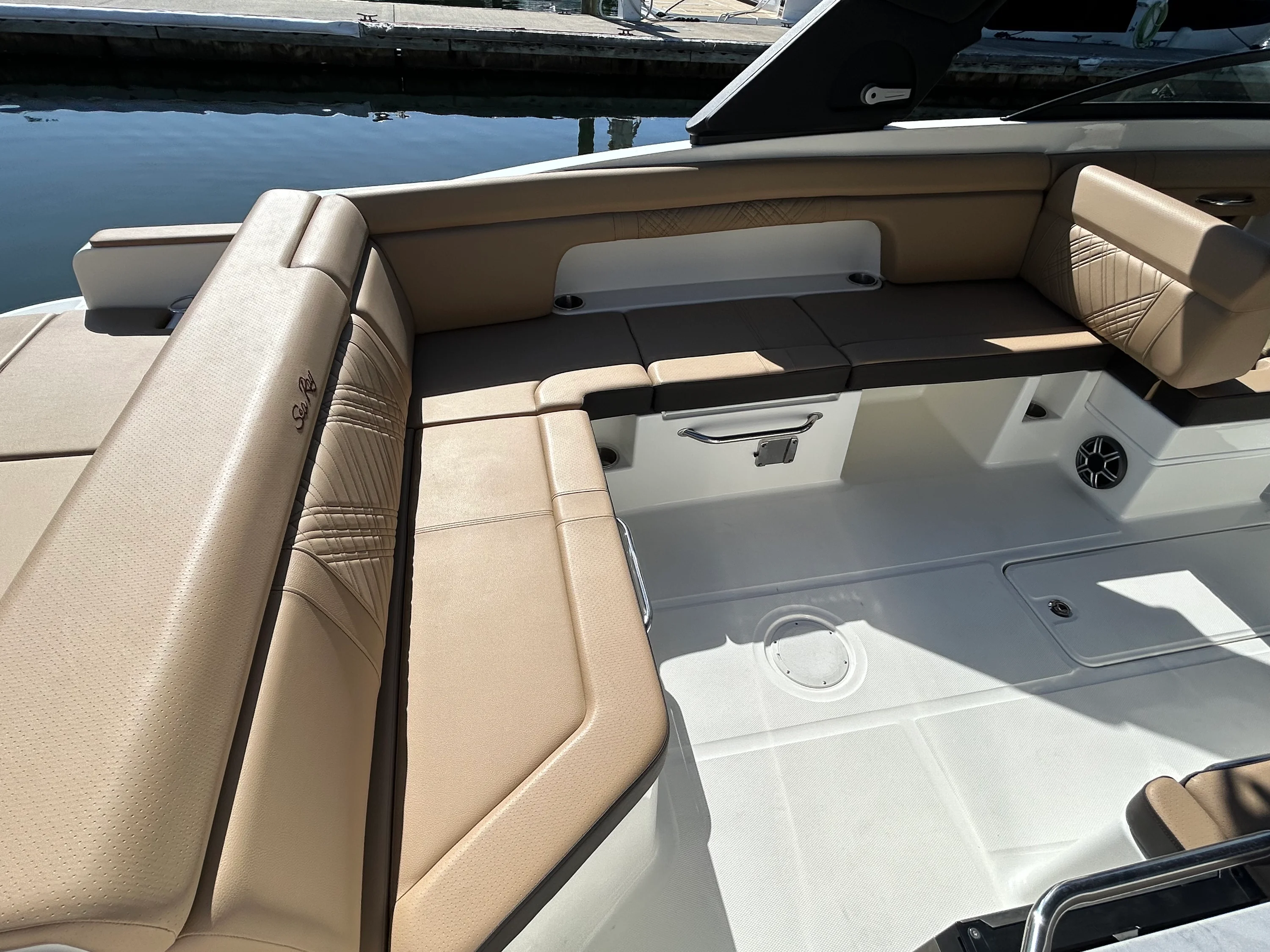 2026 Sea Ray SDX 290 Outboard Image Thumbnail #13