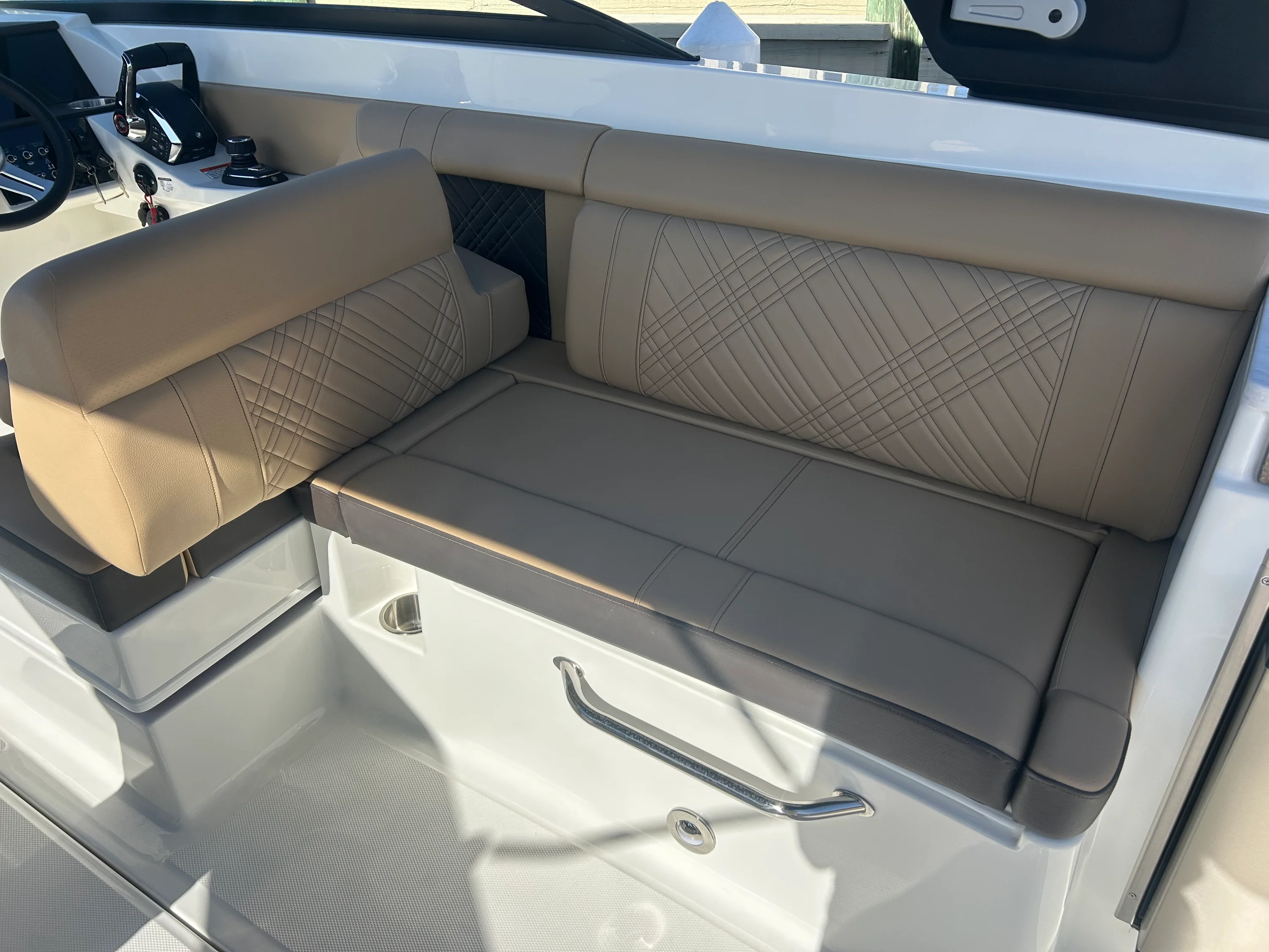 2026 Sea Ray SDX 290 Outboard Image Thumbnail #17