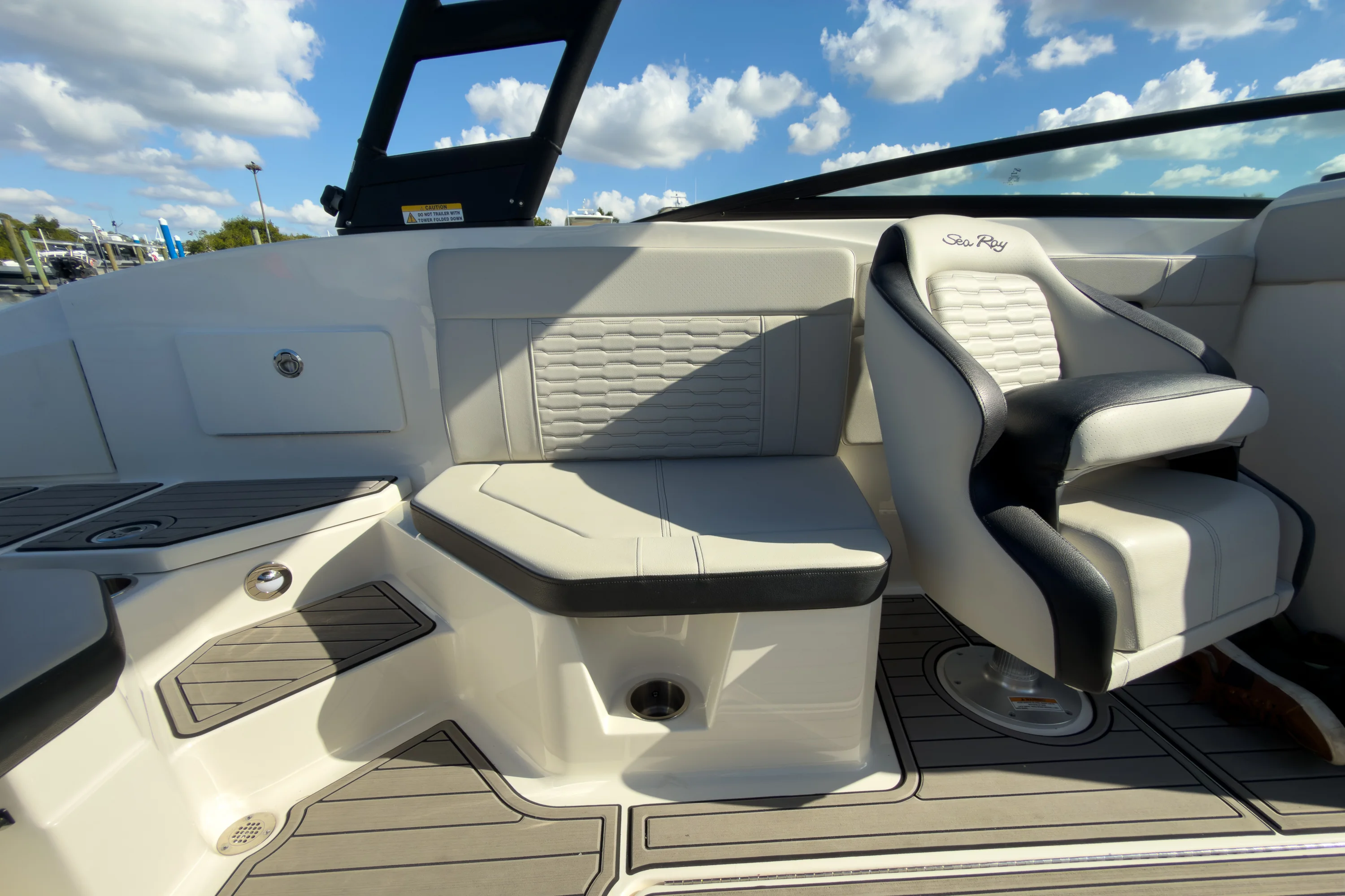 2024 Sea Ray SPX 230 Outboard Image Thumbnail #10