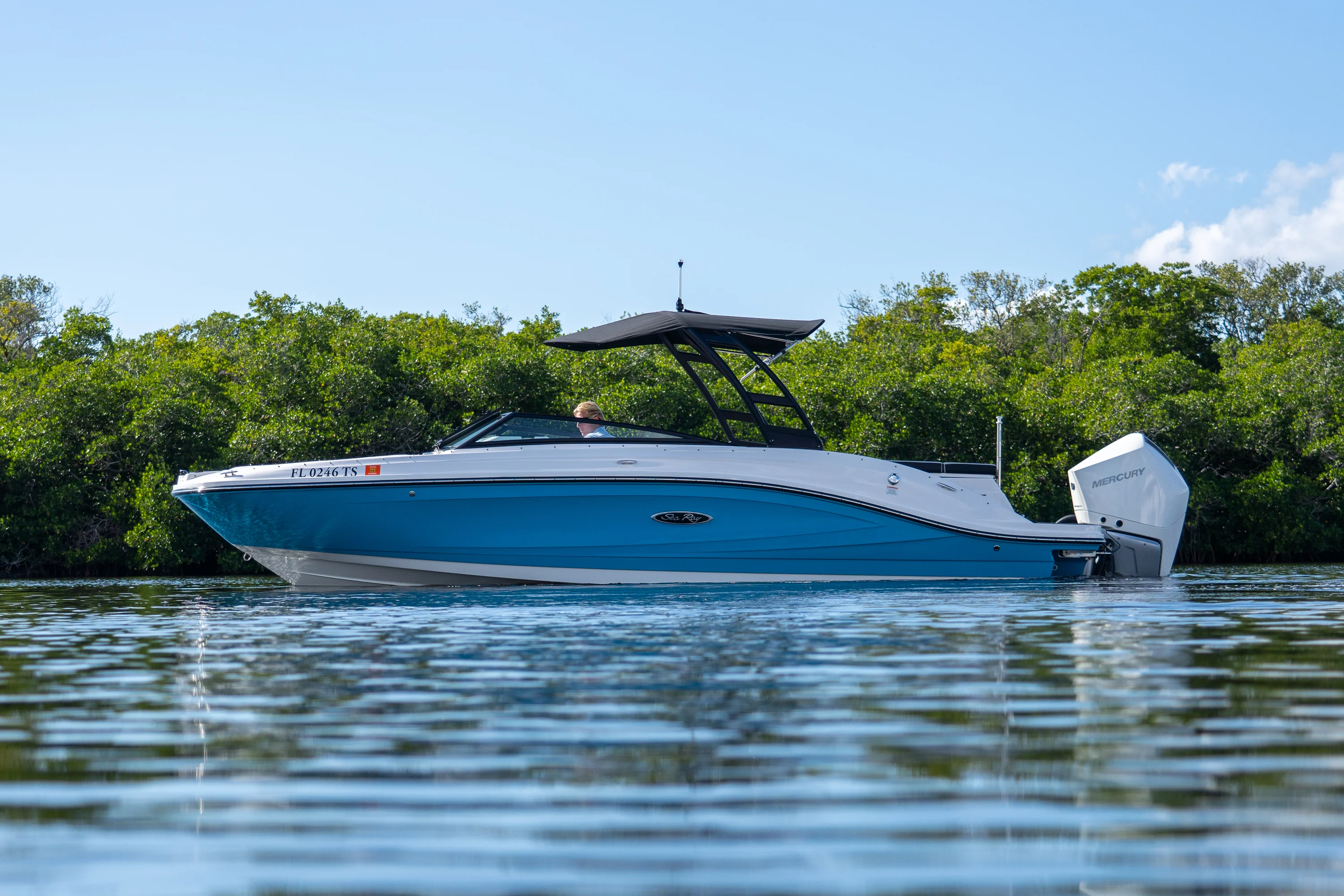 2024 Sea Ray SPX 230 Outboard Image Thumbnail #27