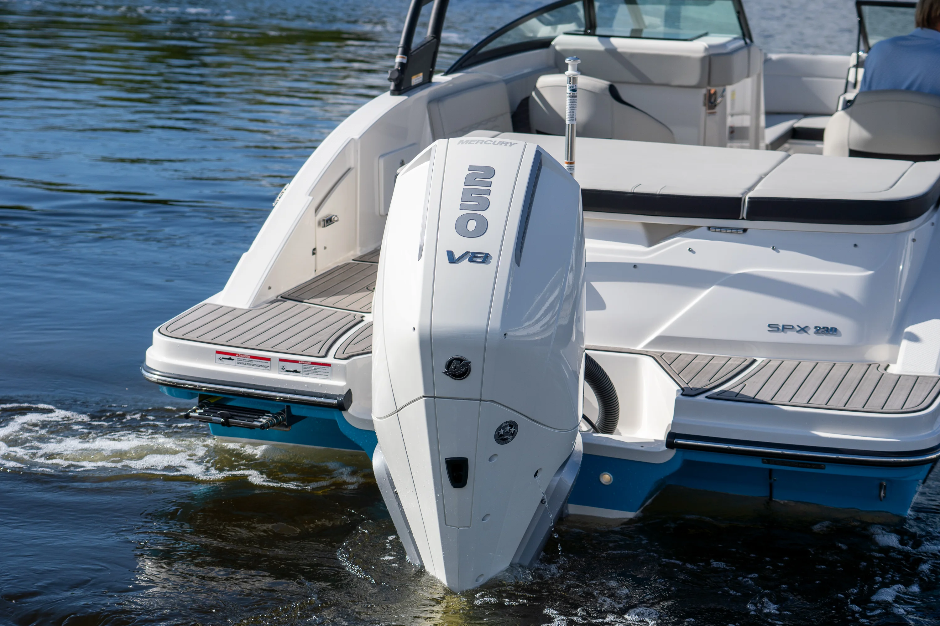 2024 Sea Ray SPX 230 Outboard Image Thumbnail #4
