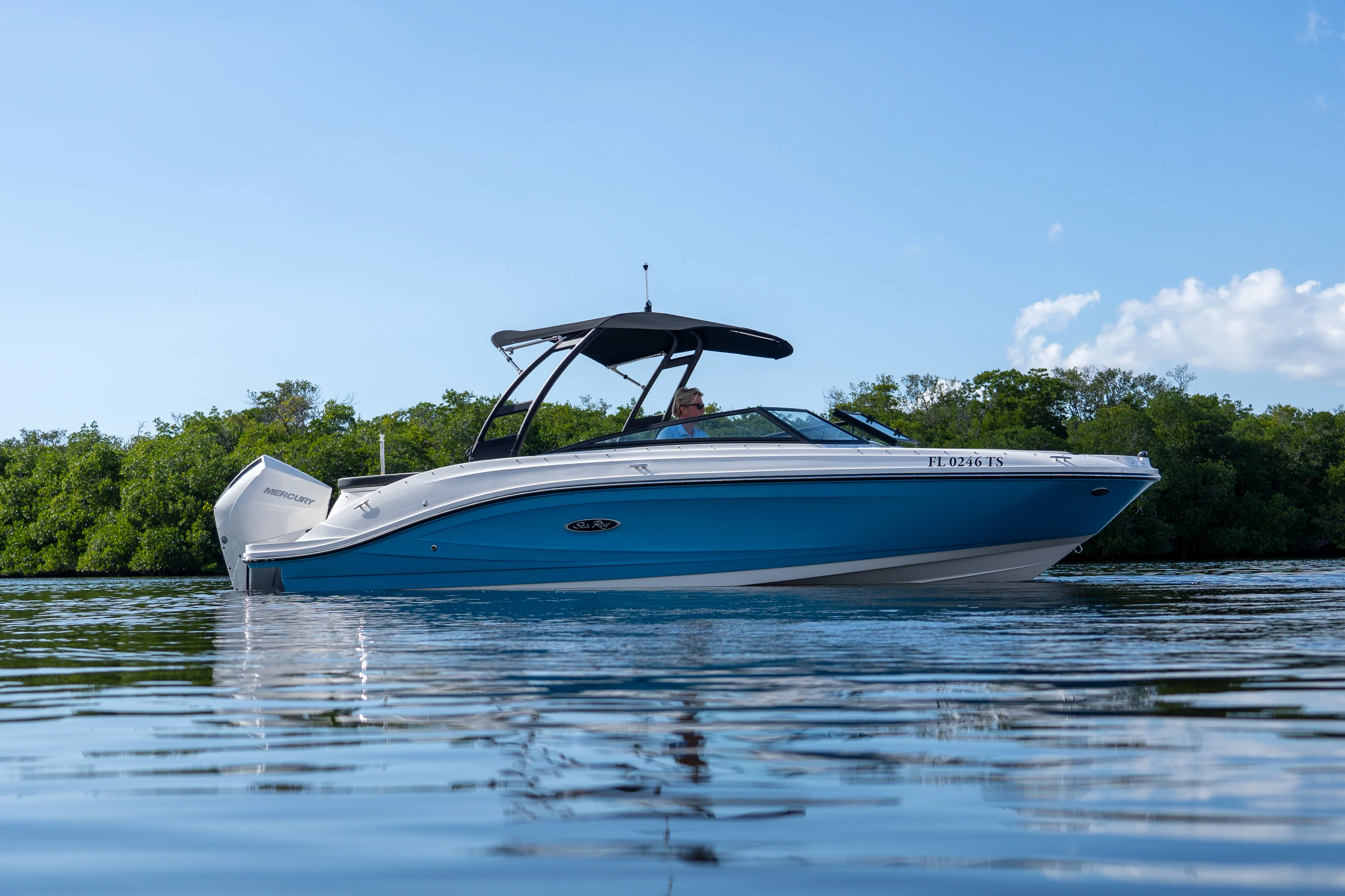 2024 Sea Ray SPX 230 Outboard Image Thumbnail #0
