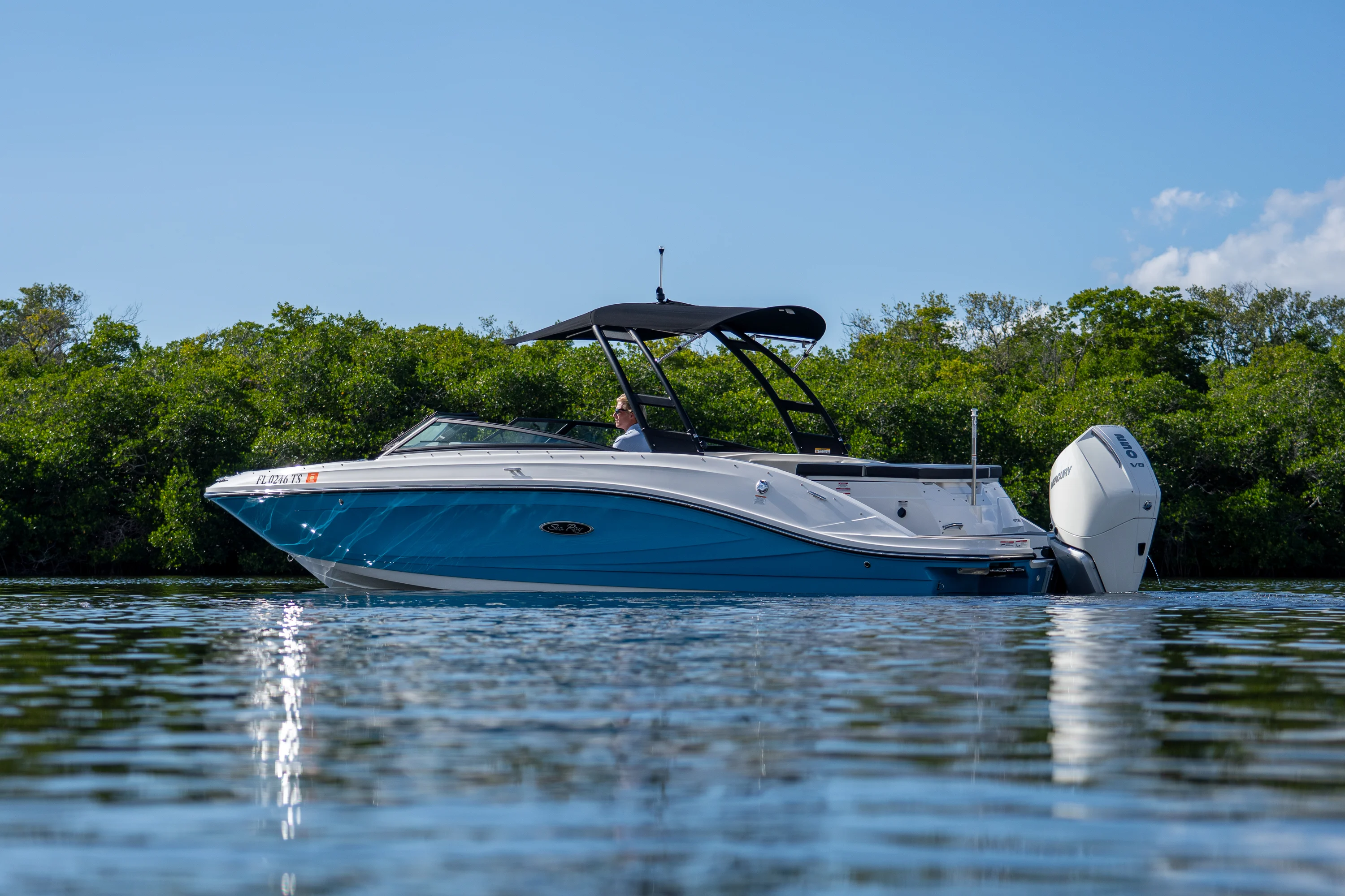 2024 Sea Ray SPX 230 Outboard Image Thumbnail #1