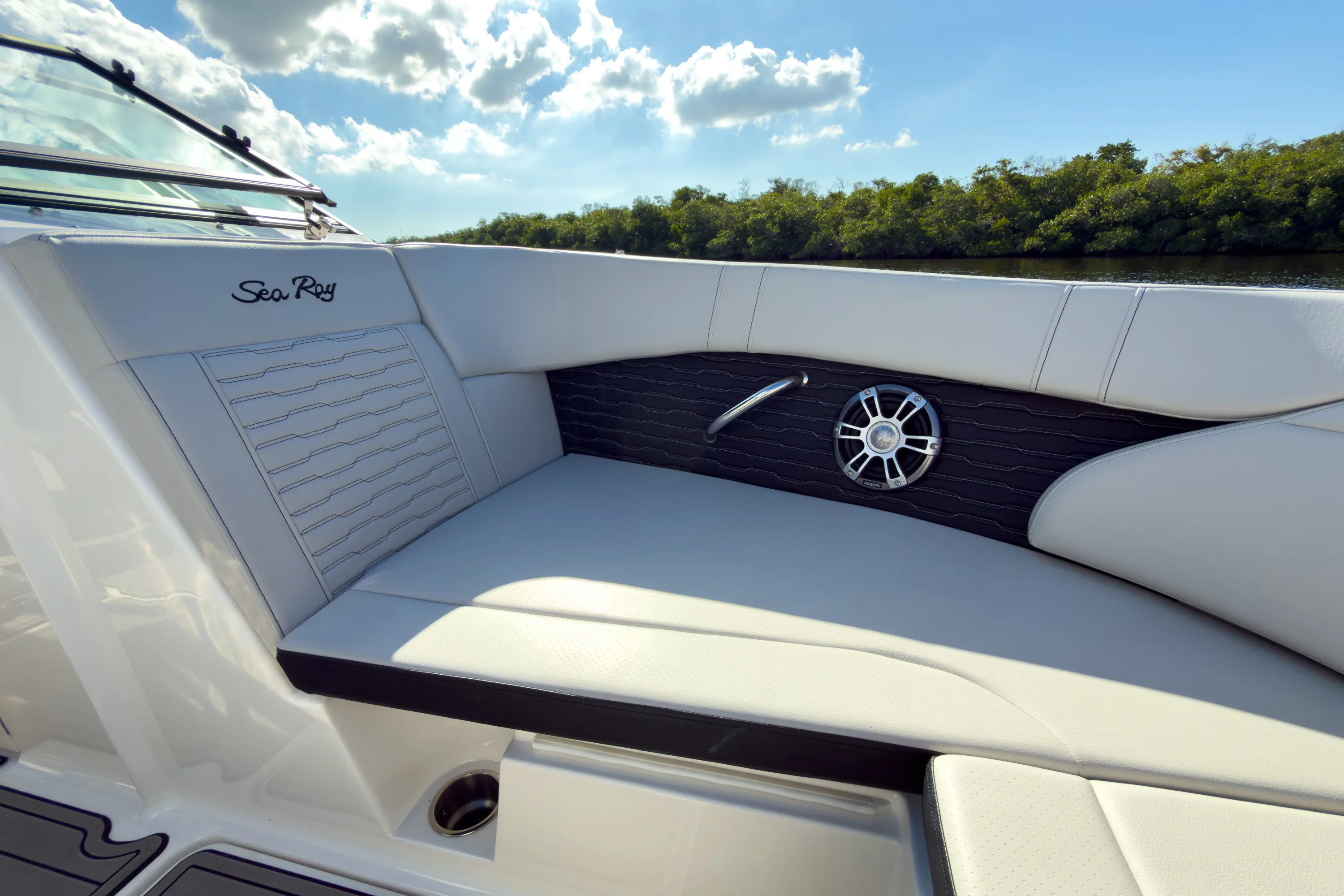 2024 Sea Ray SPX 230 Outboard Image Thumbnail #19