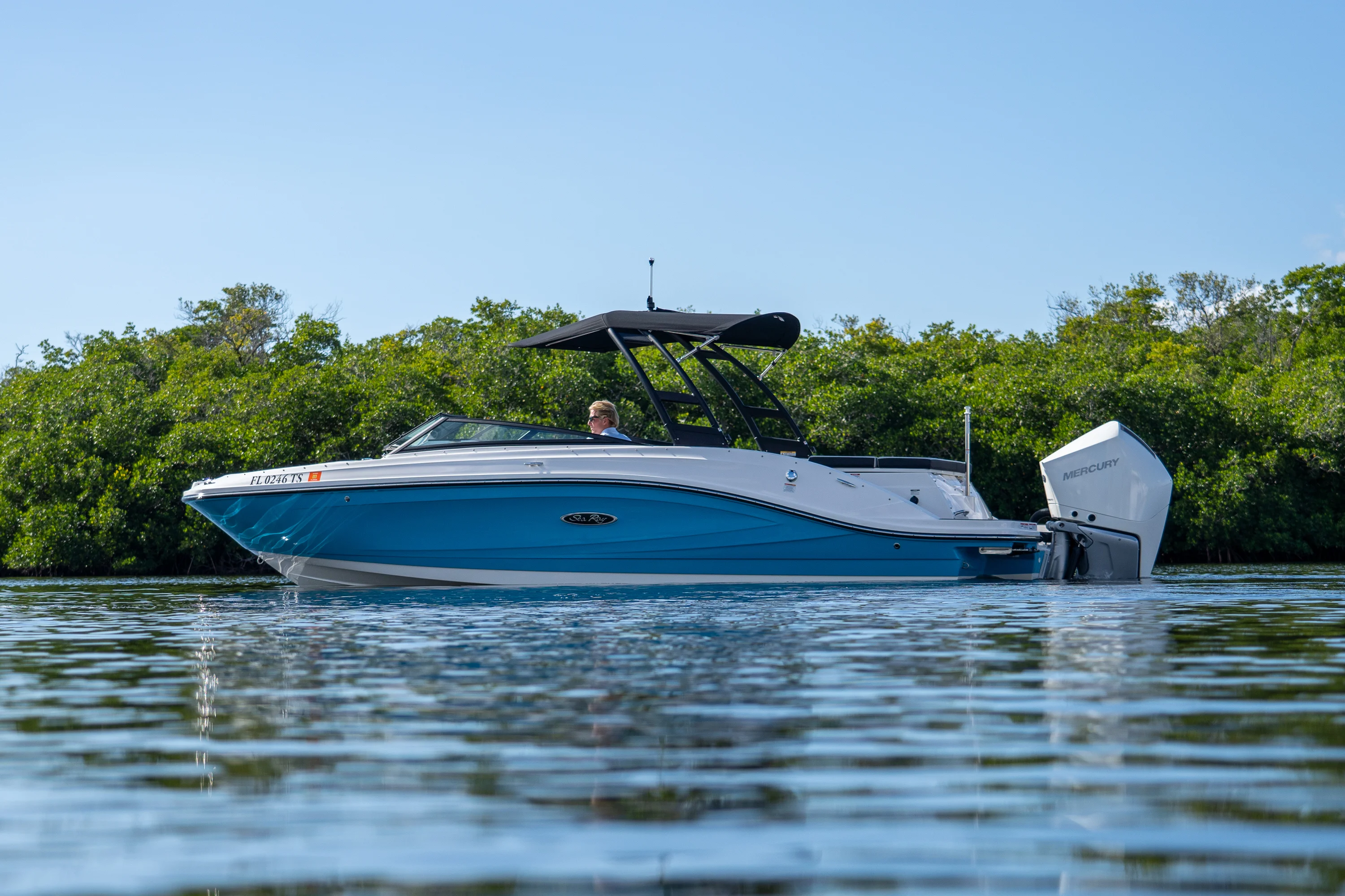 2024 Sea Ray SPX 230 Outboard Image Thumbnail #26