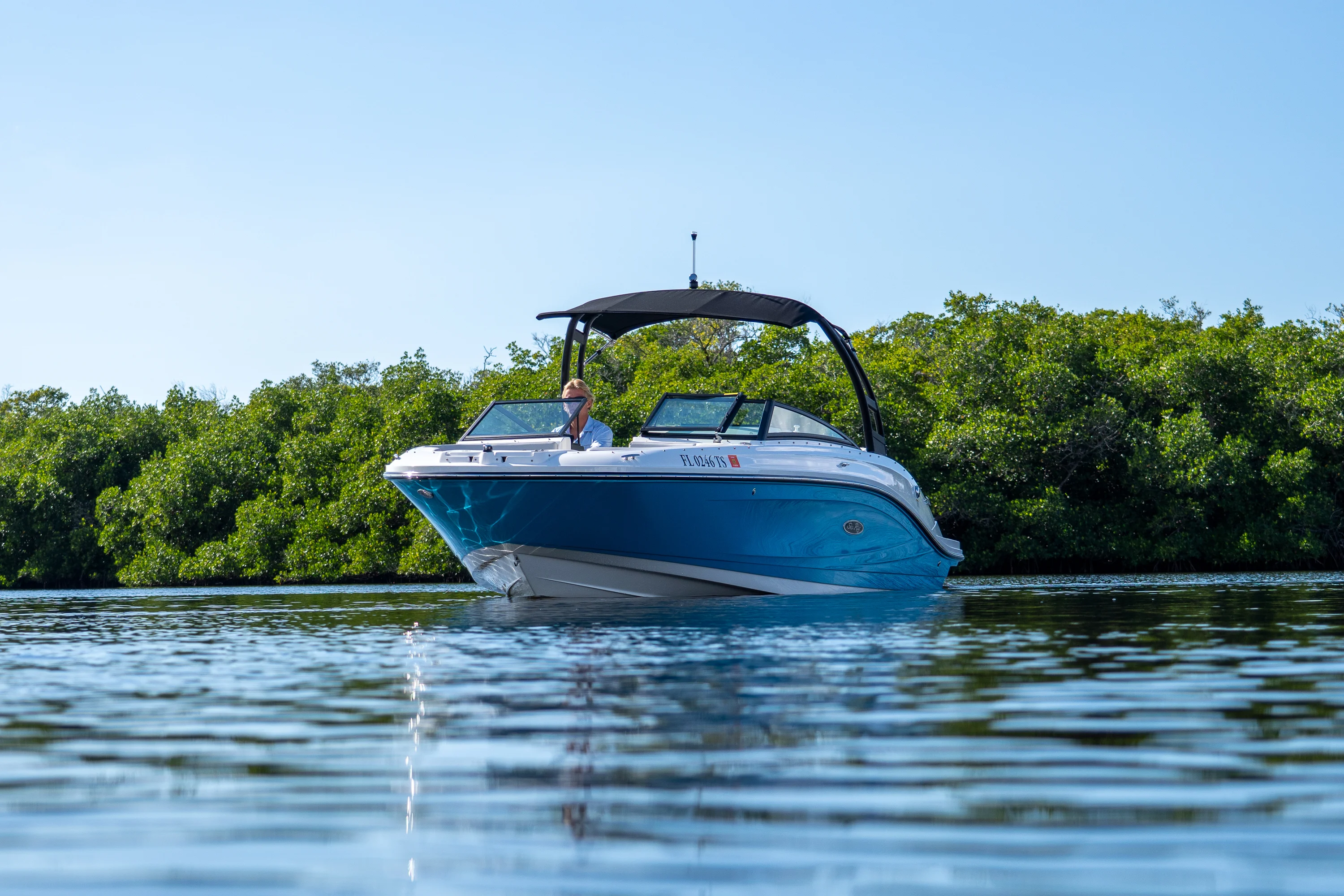 2024 Sea Ray SPX 230 Outboard Image Thumbnail #28