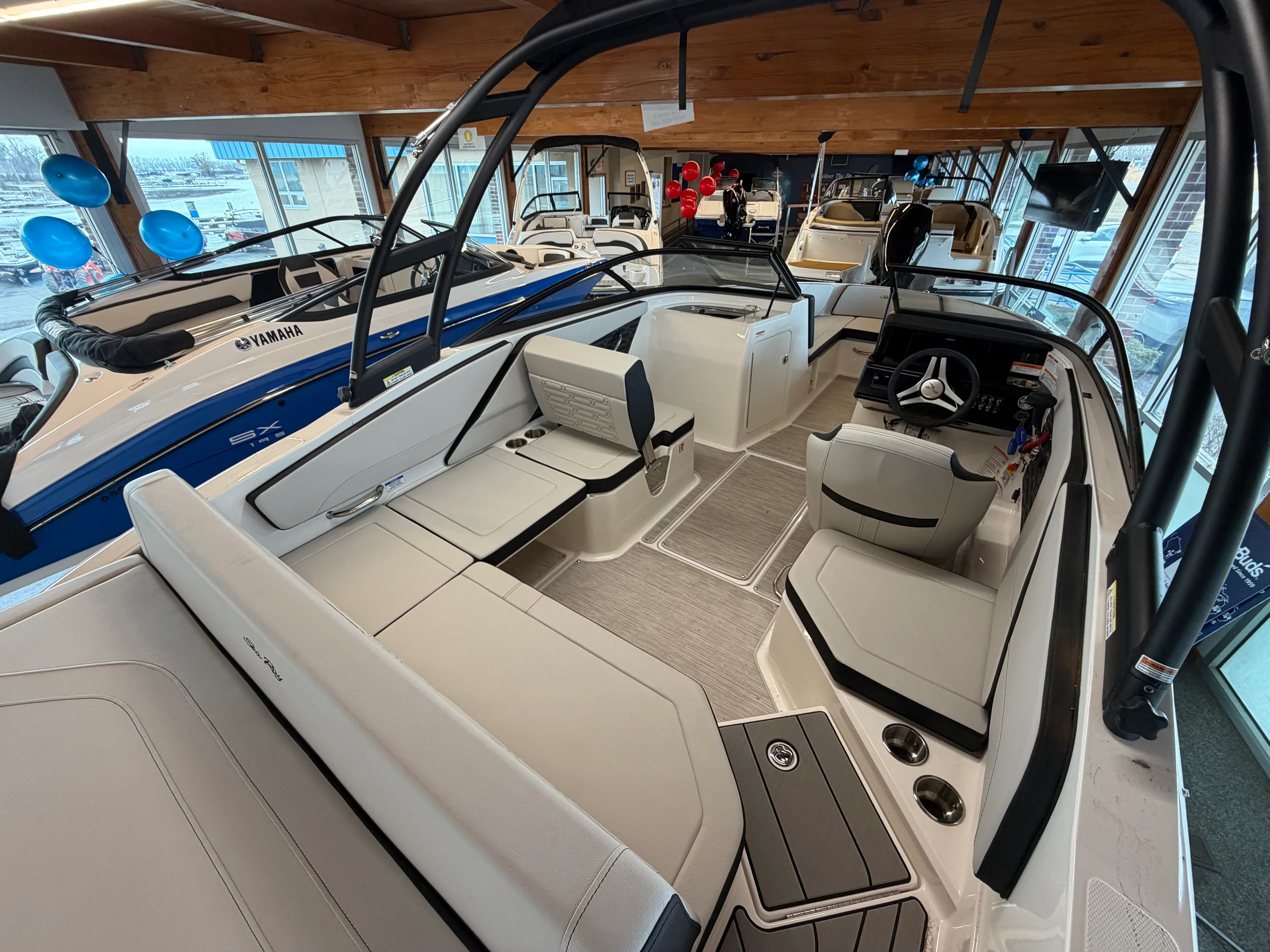 2026 Sea Ray SPX 210 Image Thumbnail #9