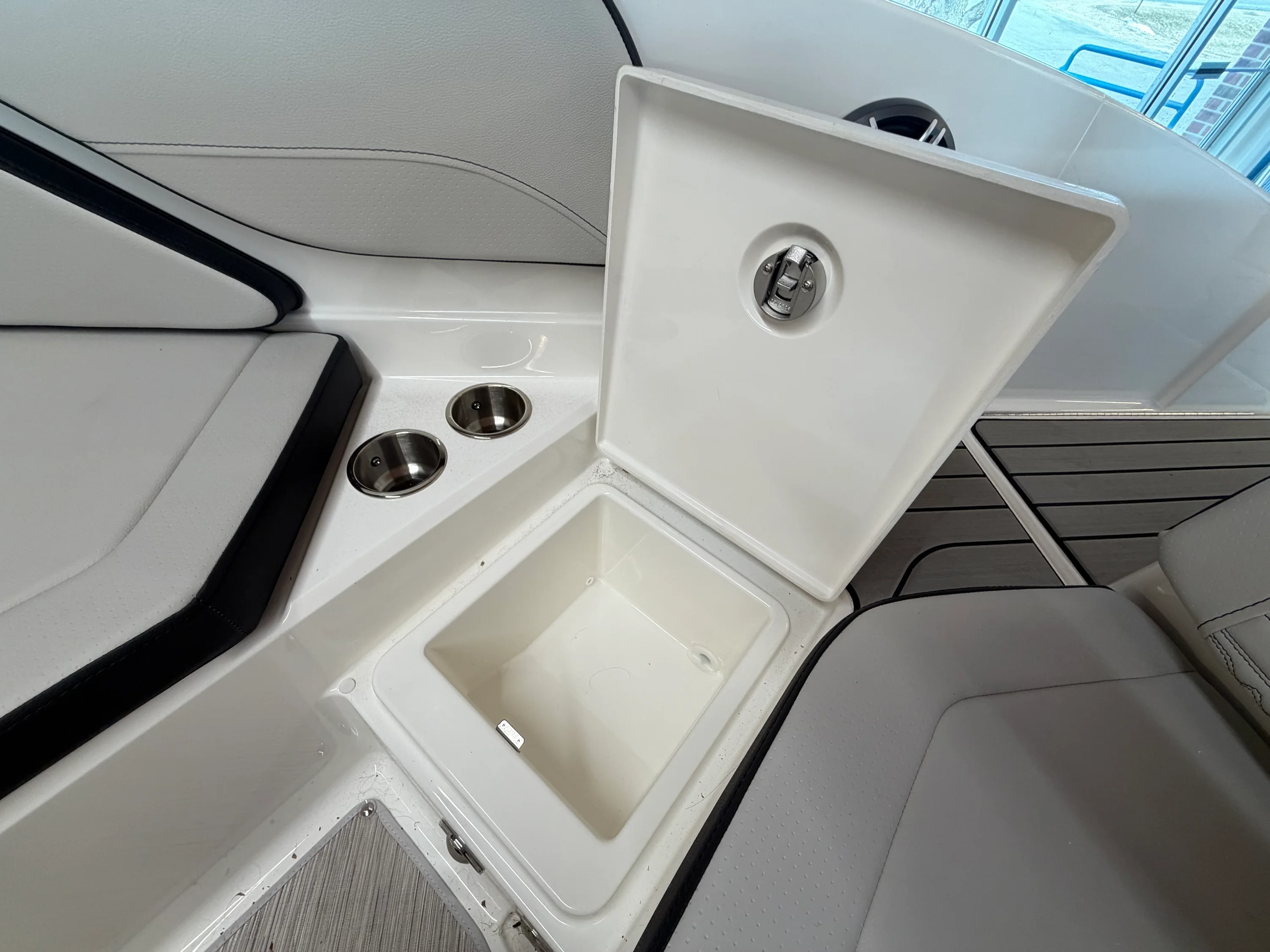 2026 Sea Ray SPX 210 Image Thumbnail #33