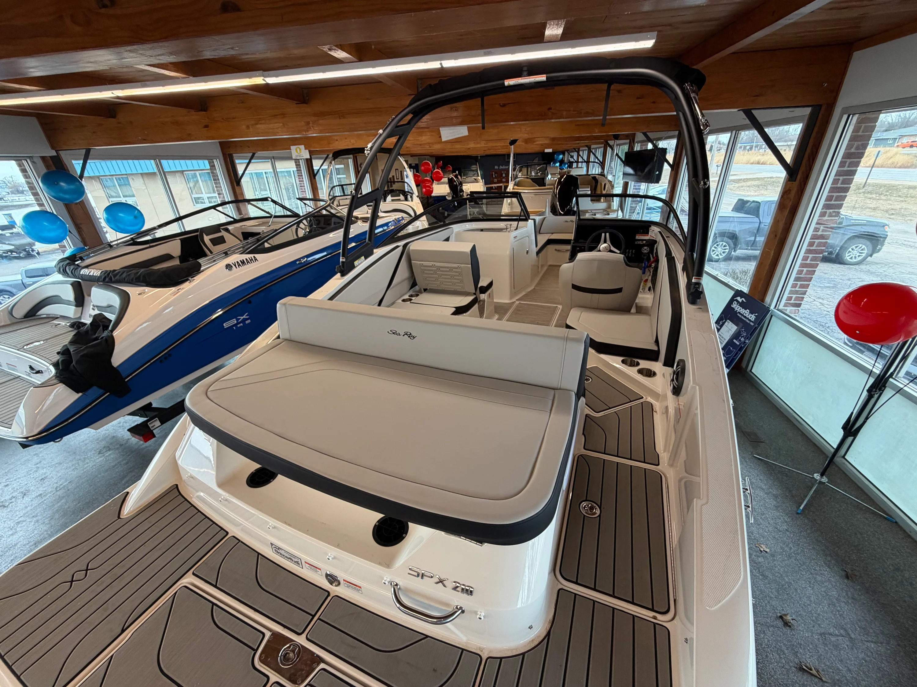 2026 Sea Ray SPX 210 Image Thumbnail #8