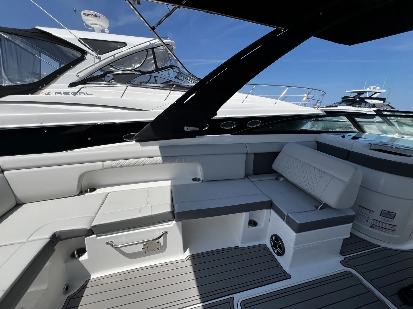 2026 Sea Ray SDX 290 Image Thumbnail #14