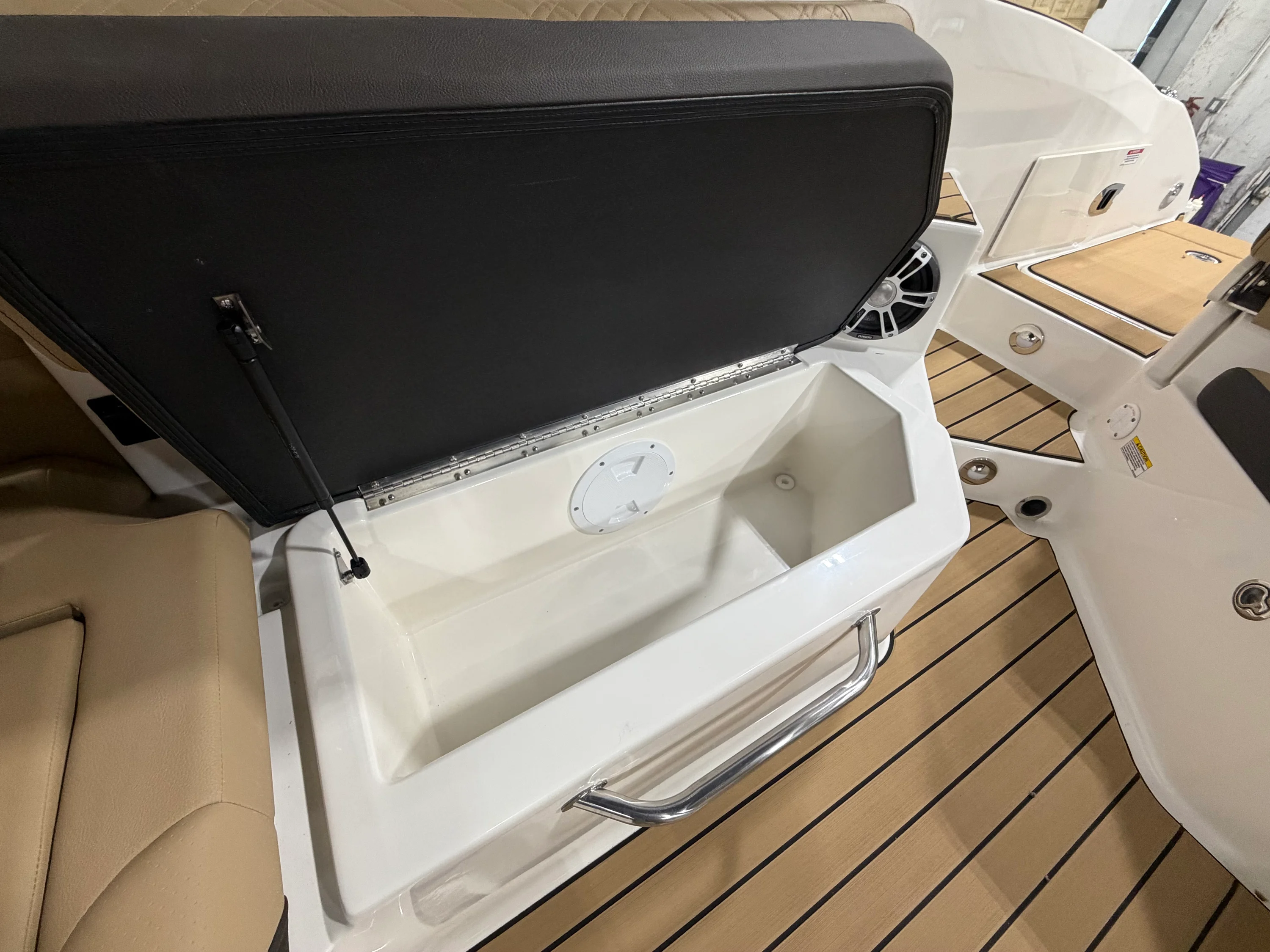 2026 Sea Ray SDX 270 Image Thumbnail #40