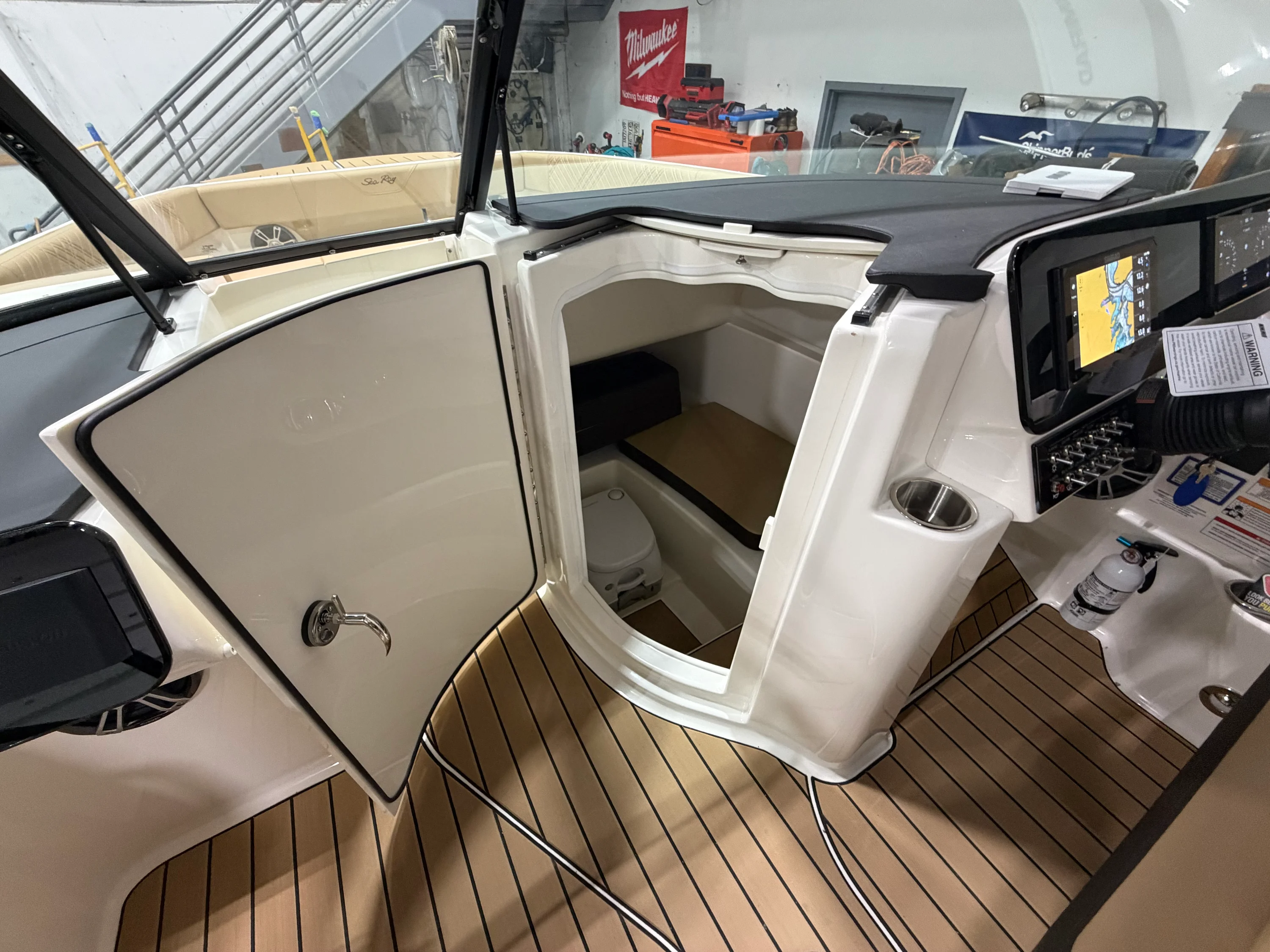 2026 Sea Ray SDX 270 Image Thumbnail #31