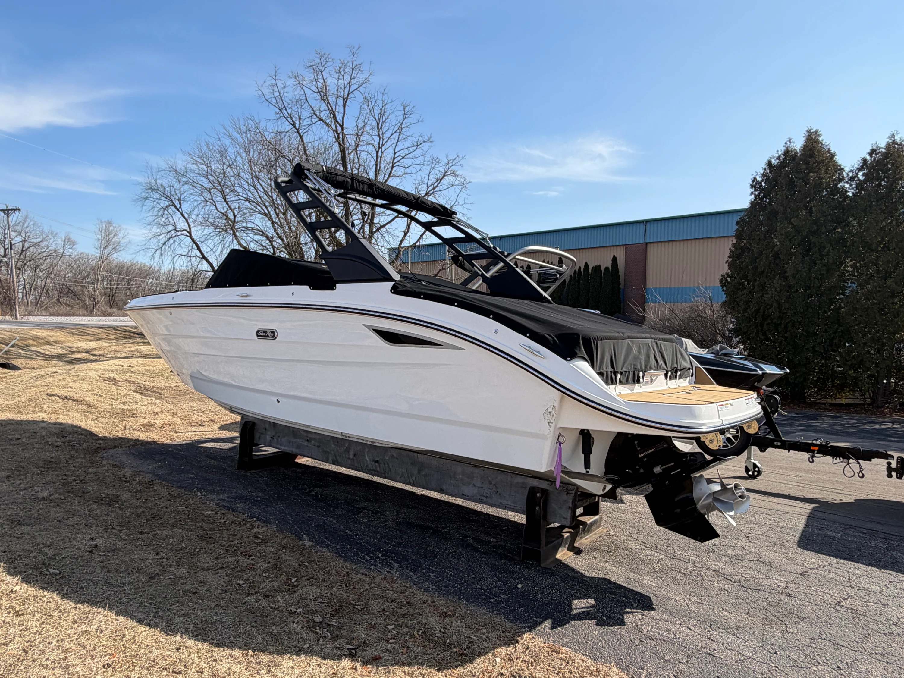 2026 Sea Ray SDX 270 Image Thumbnail #3