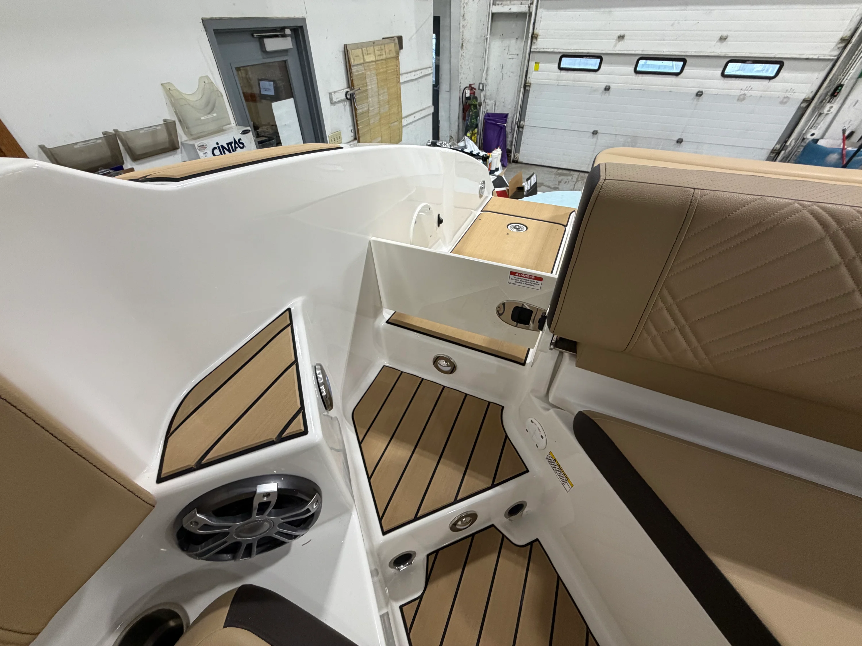 2026 Sea Ray SDX 270 Image Thumbnail #19