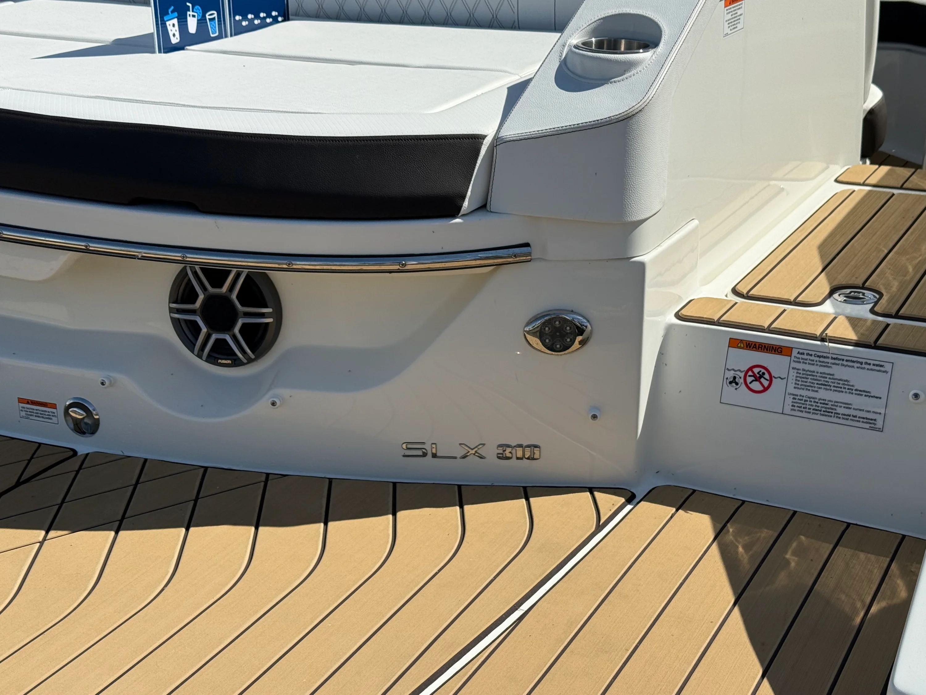 2026 Sea Ray SDX 290 Image Thumbnail #4