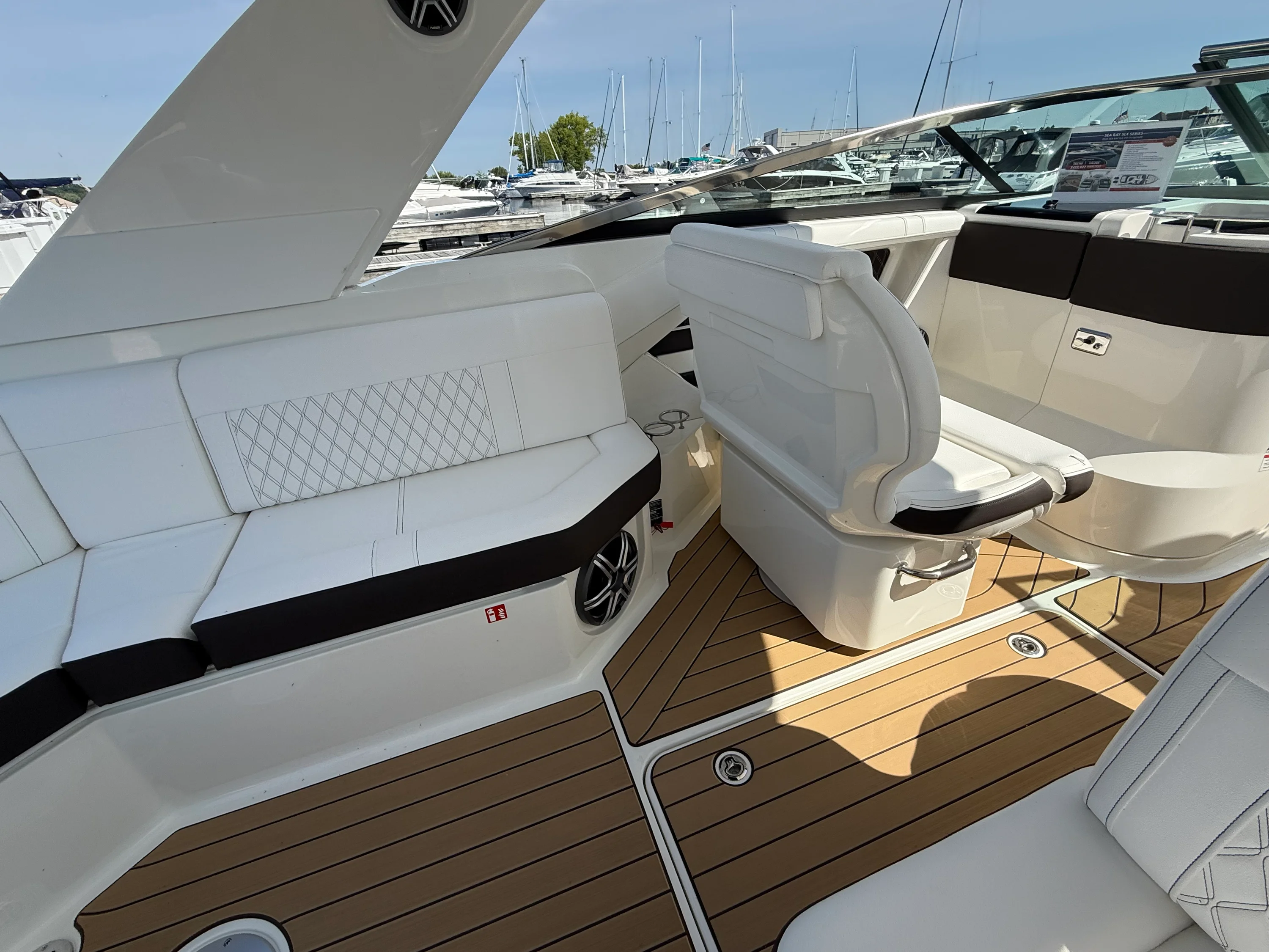 2026 Sea Ray SDX 290 Image Thumbnail #25