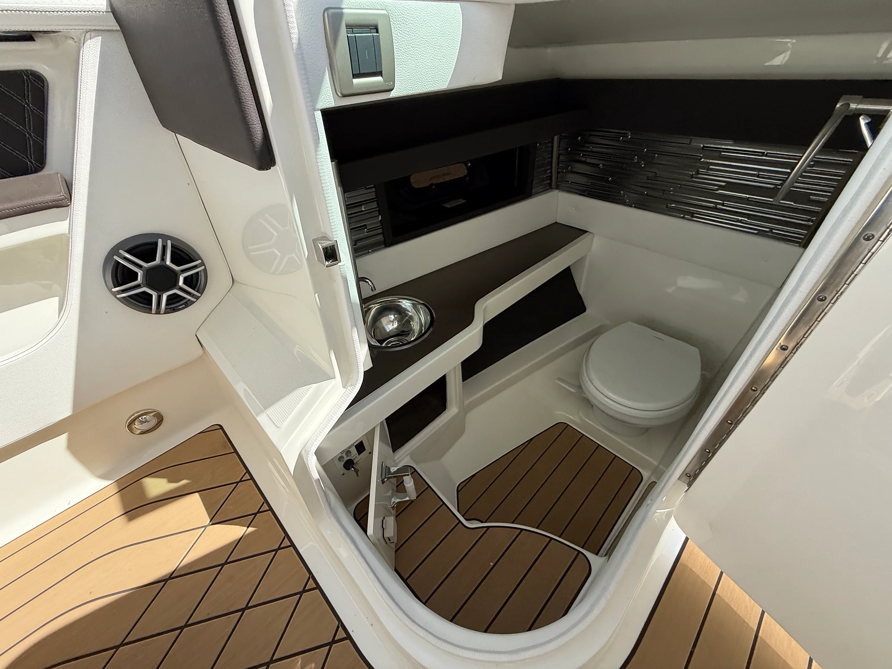 2026 Sea Ray SDX 290 Image Thumbnail #39