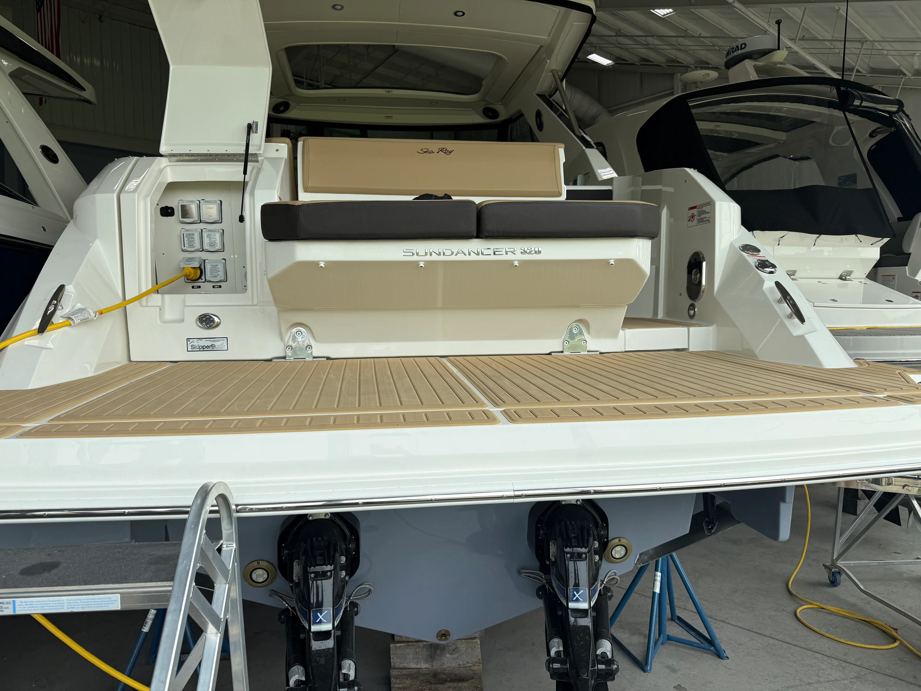 2026 Sea Ray Sundancer 320 Image Thumbnail #7
