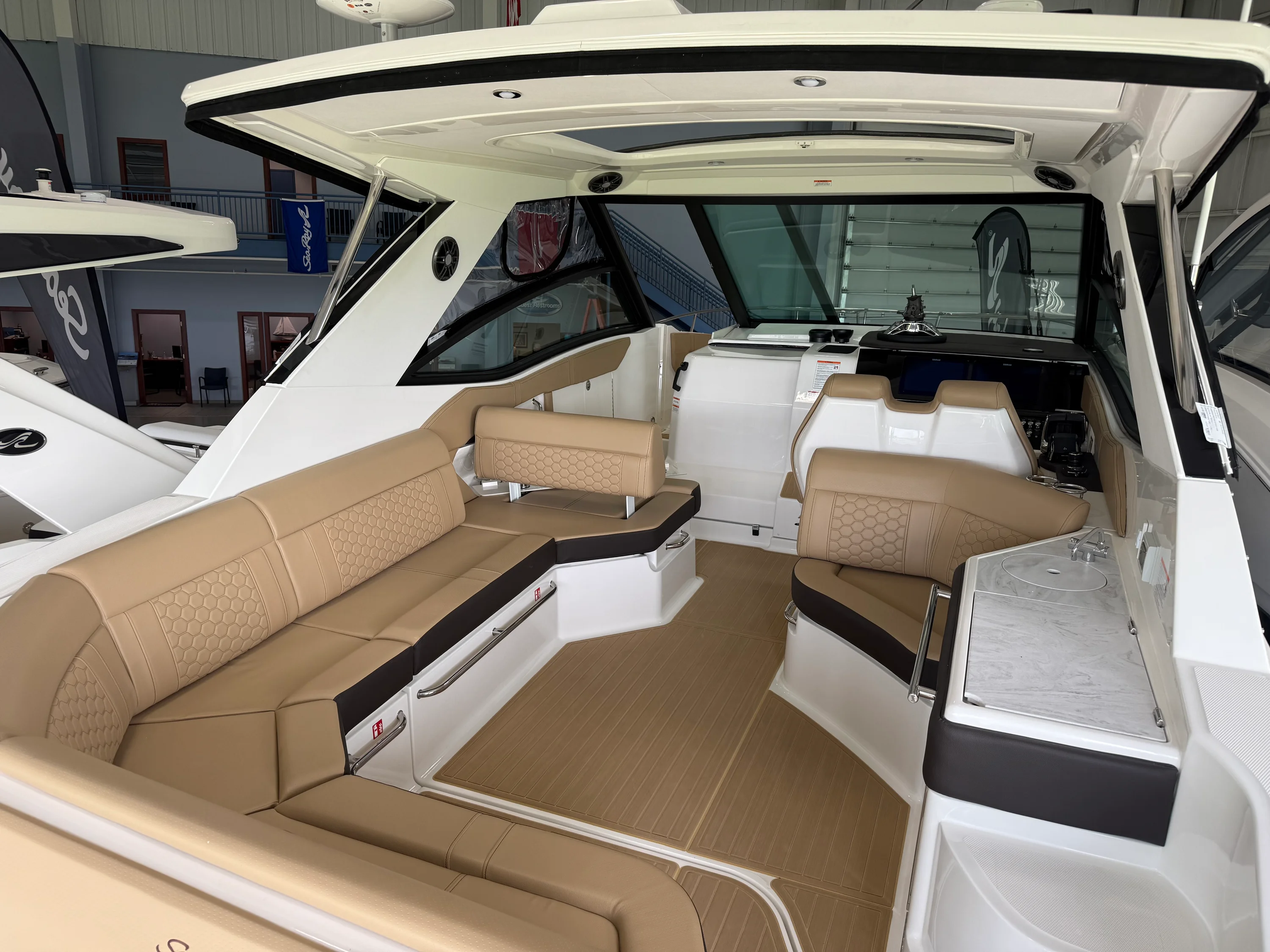 2026 Sea Ray Sundancer 320 Image Thumbnail #1