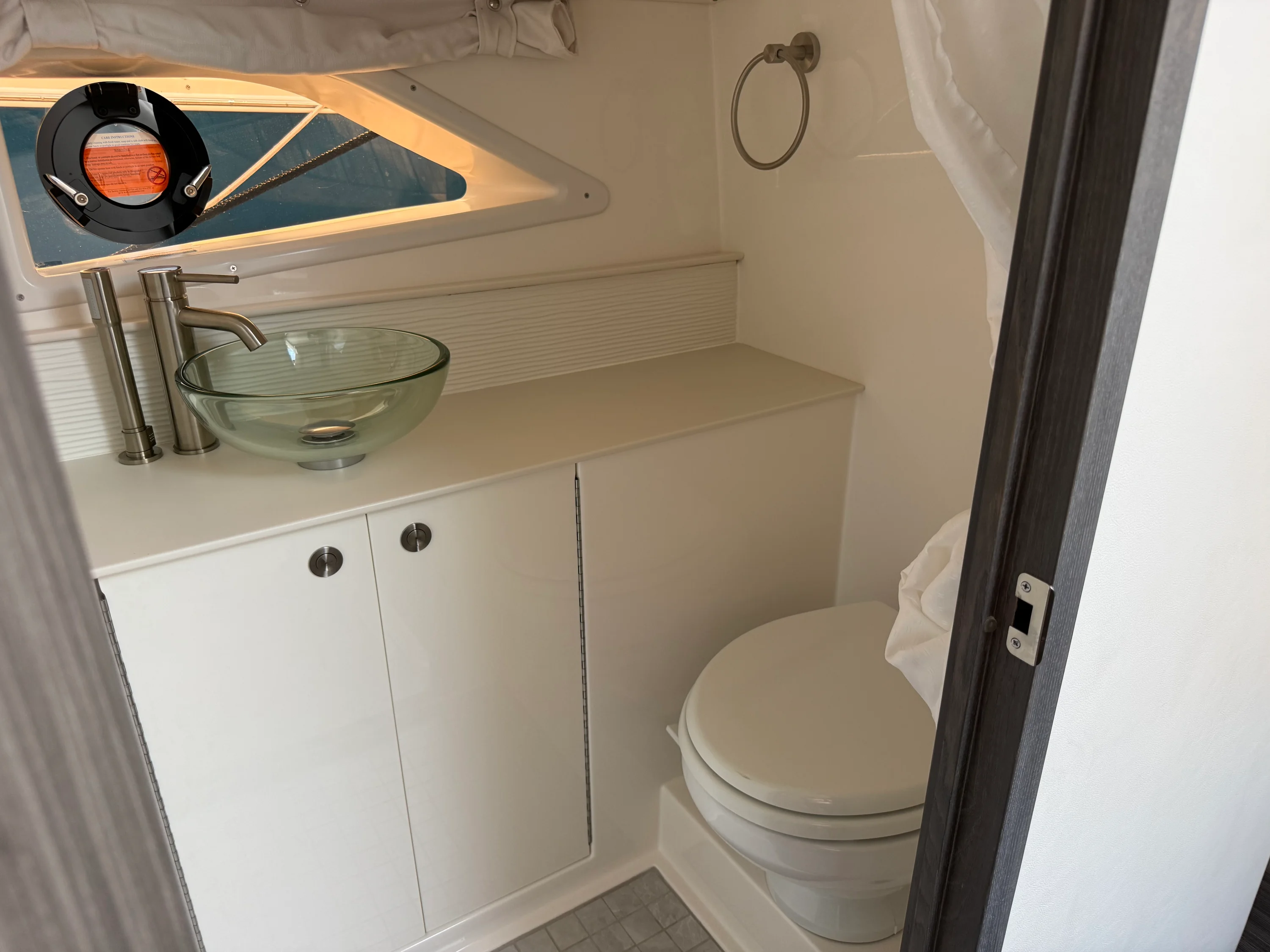 2026 Sea Ray Sundancer 320 Image Thumbnail #31