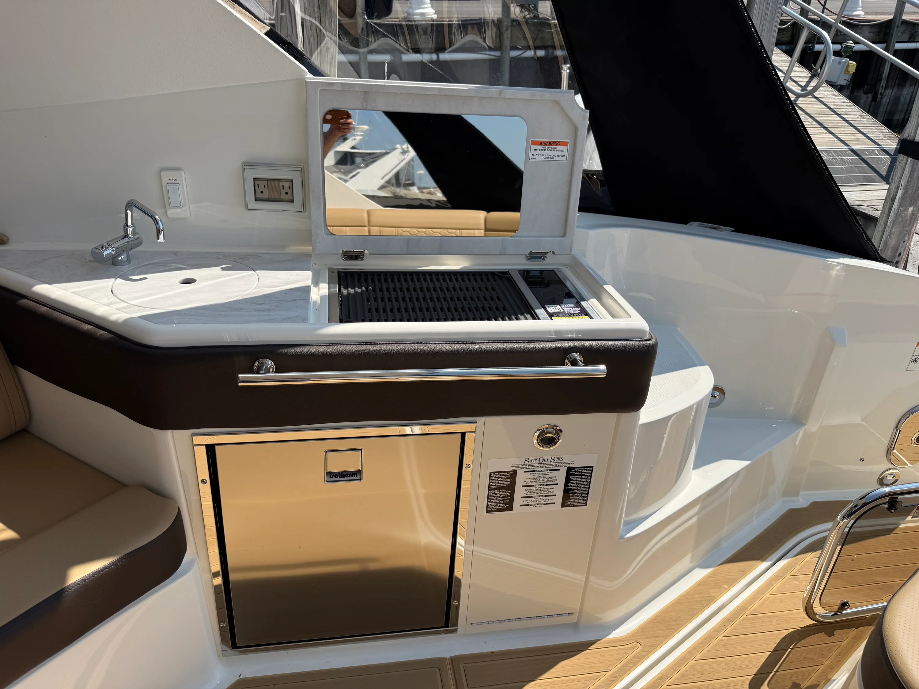 2026 Sea Ray Sundancer 320 Image Thumbnail #12
