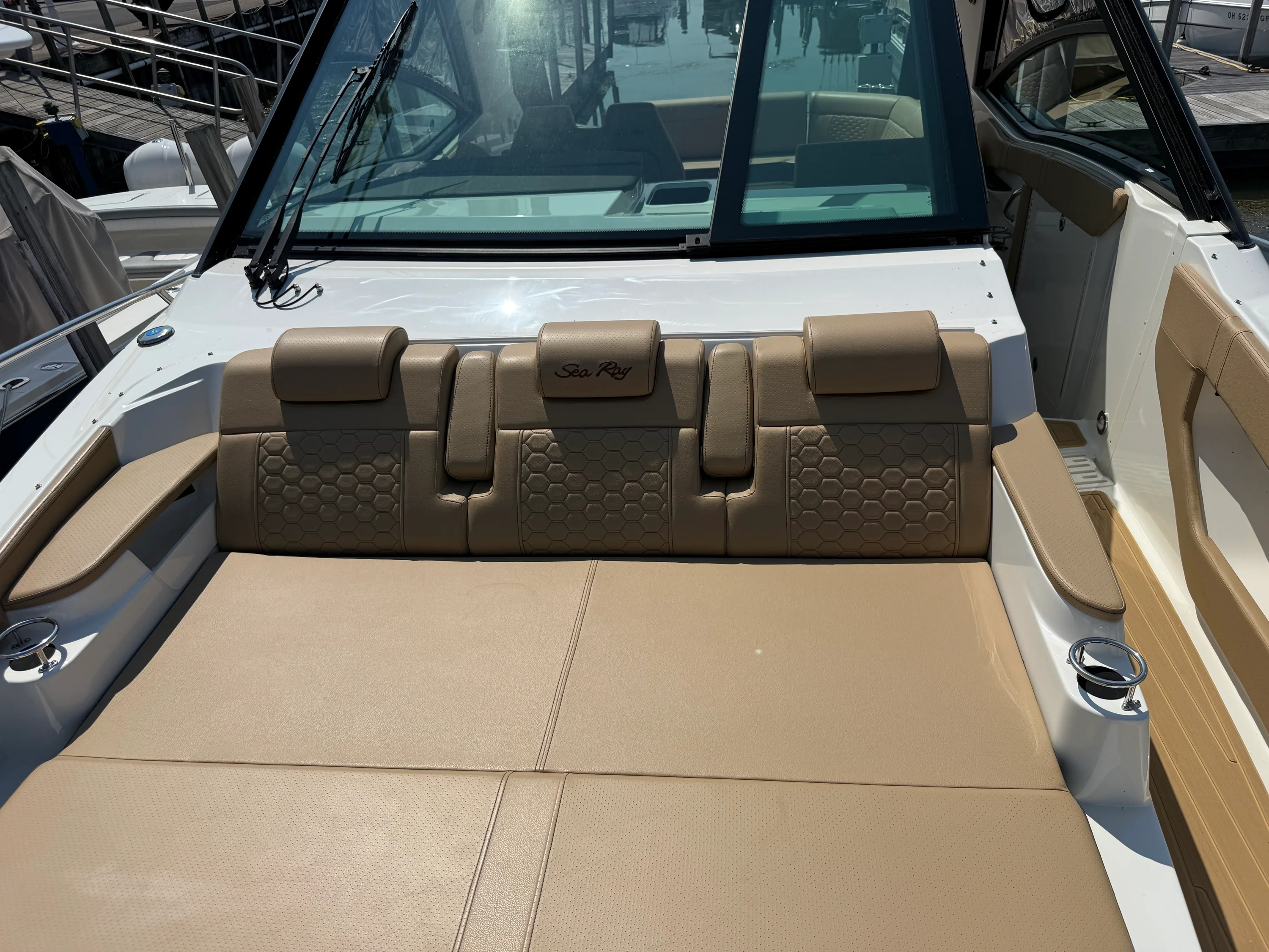 2026 Sea Ray Sundancer 320 Image Thumbnail #34