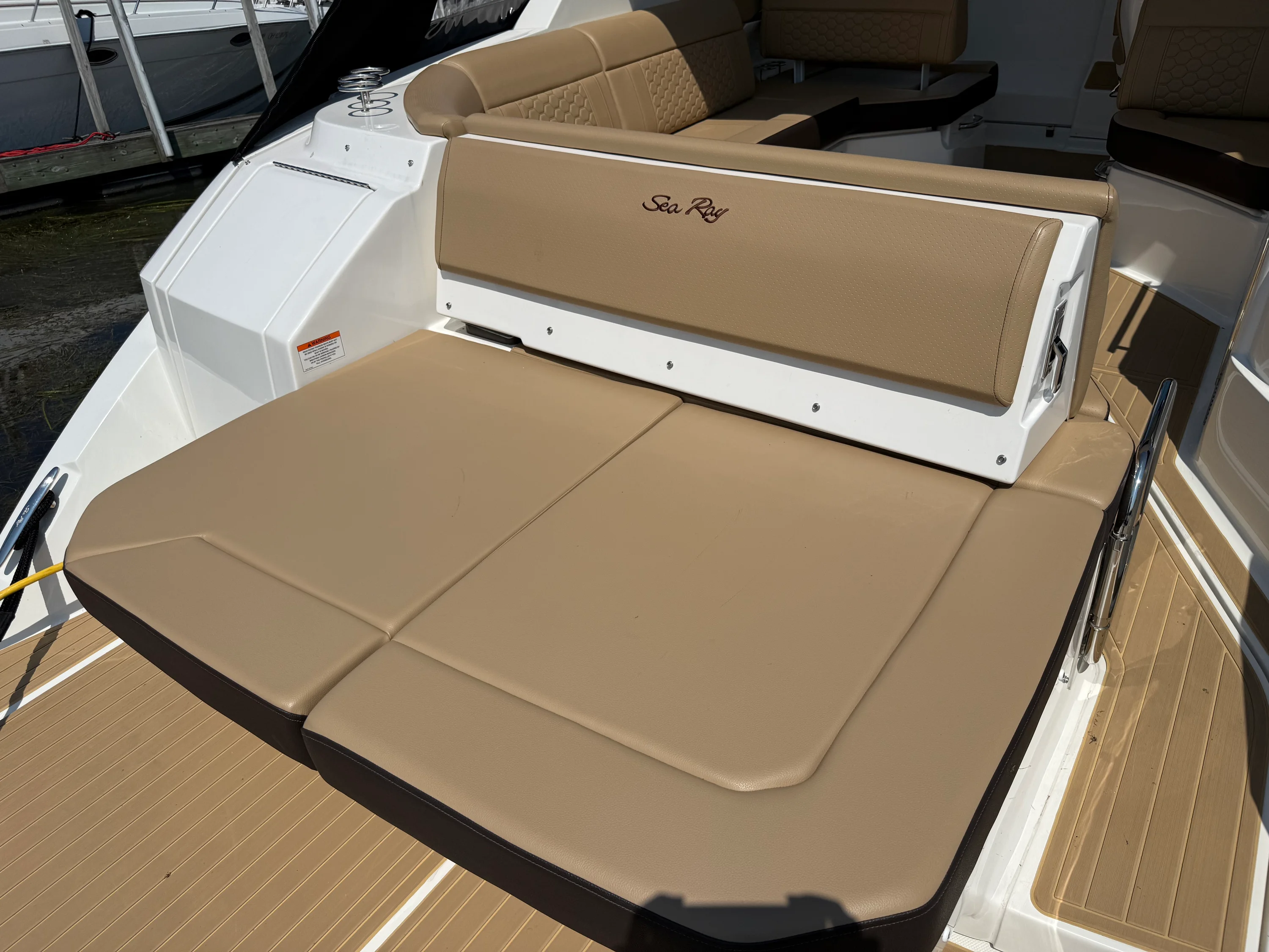 2026 Sea Ray Sundancer 320 Image Thumbnail #36