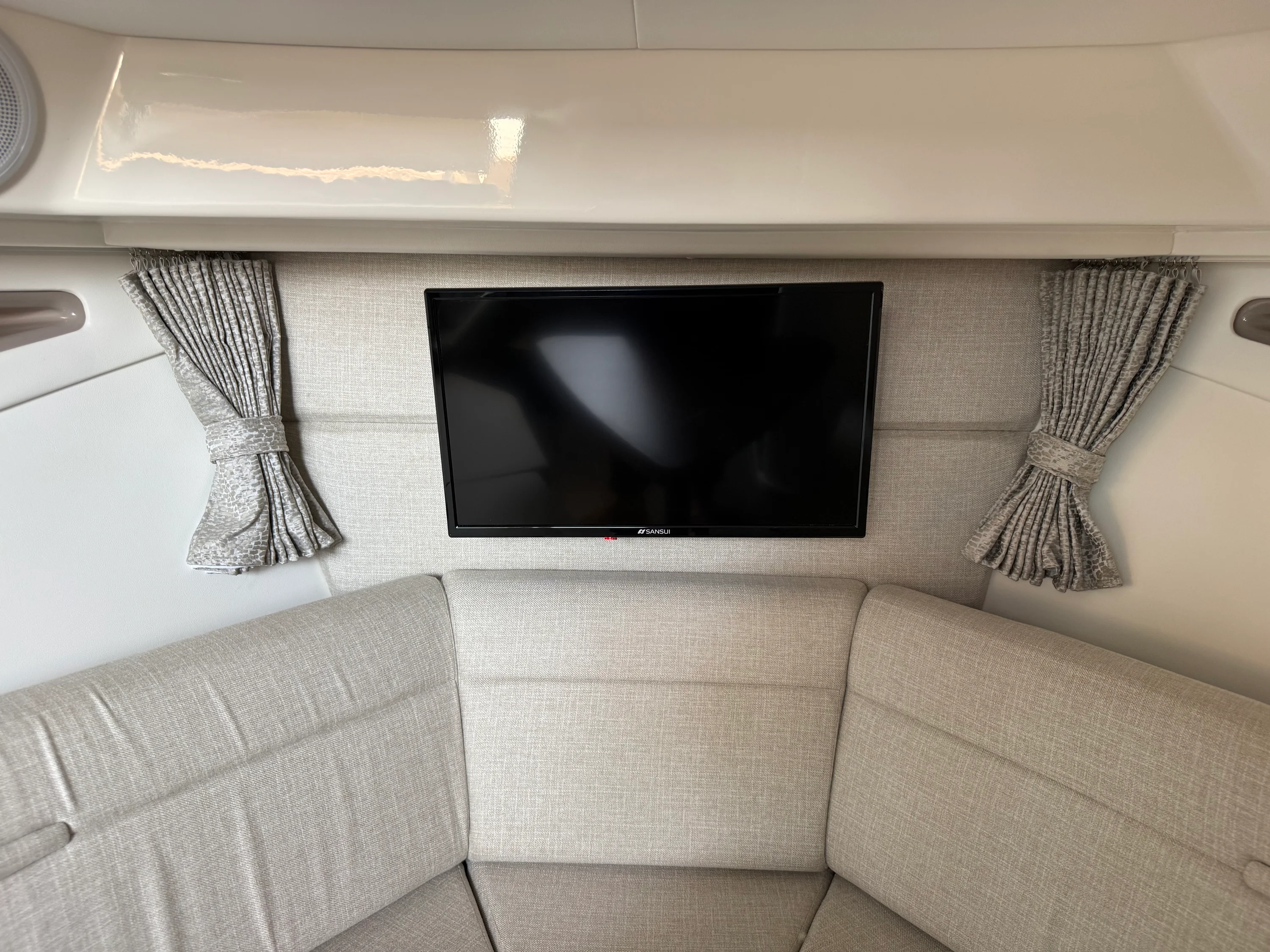2026 Sea Ray Sundancer 320 Image Thumbnail #29