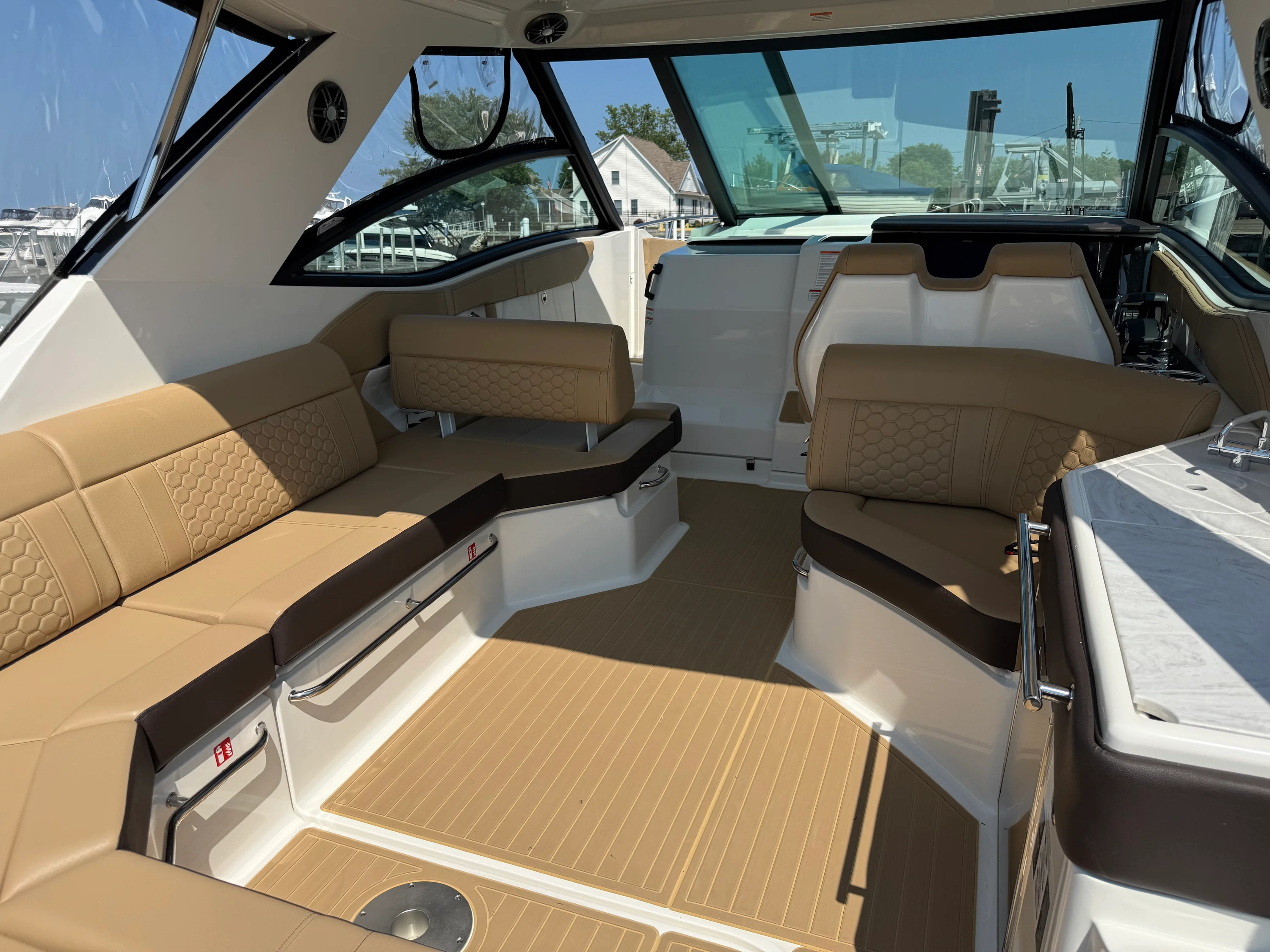 2026 Sea Ray Sundancer 320 Image Thumbnail #7