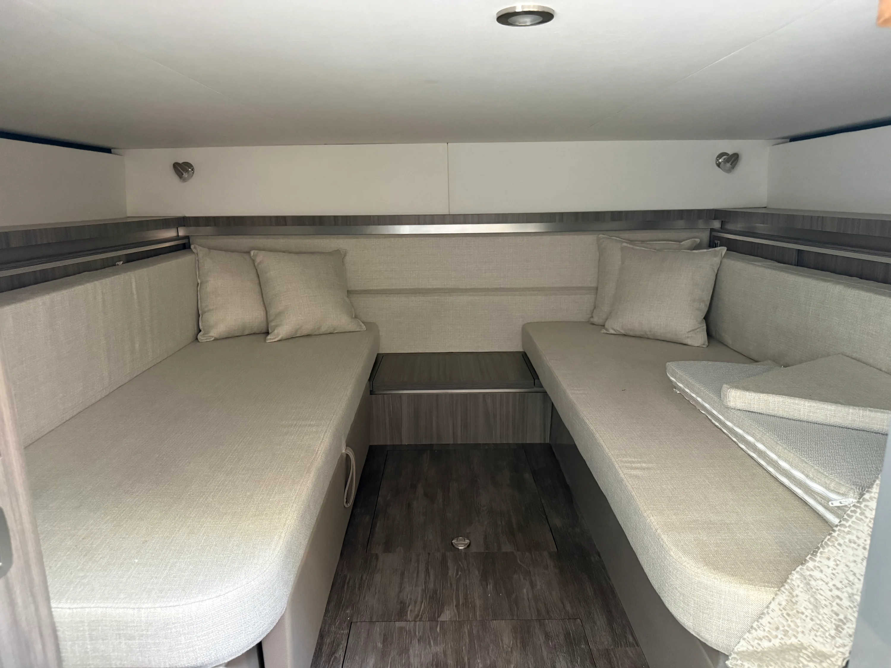 2026 Sea Ray Sundancer 320 Image Thumbnail #27
