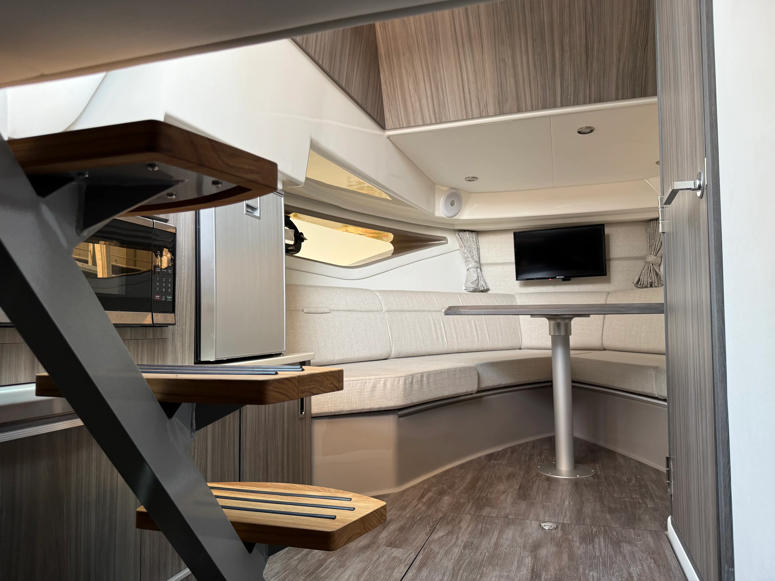 2026 Sea Ray Sundancer 320 Image Thumbnail #25