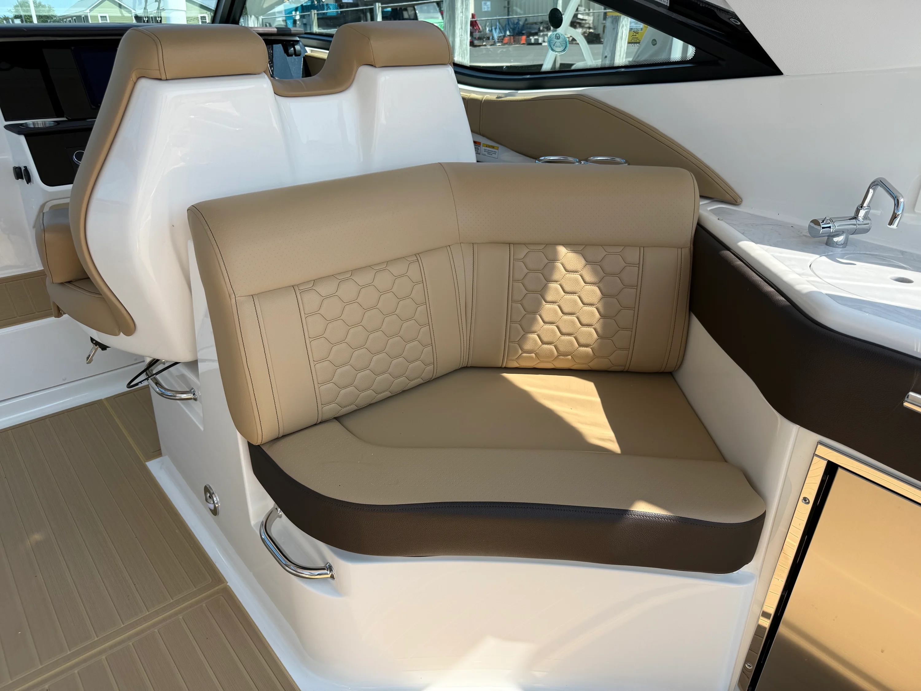 2026 Sea Ray Sundancer 320 Image Thumbnail #14