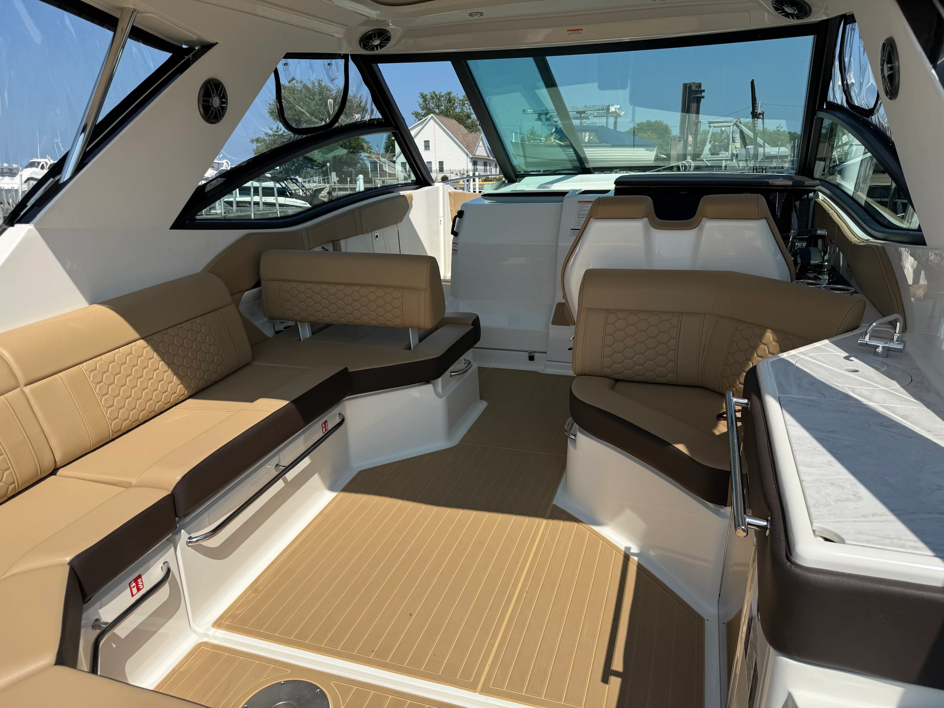 2026 Sea Ray Sundancer 320 Image Thumbnail #6