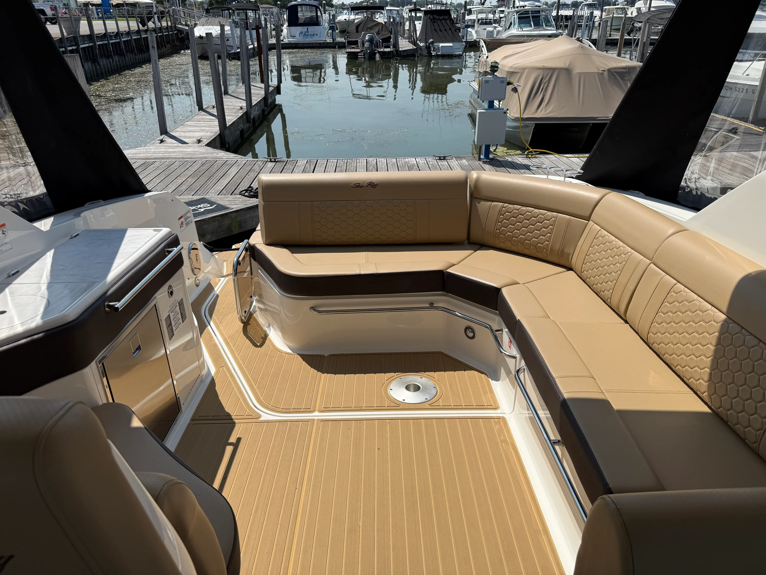 2026 Sea Ray Sundancer 320 Image Thumbnail #8