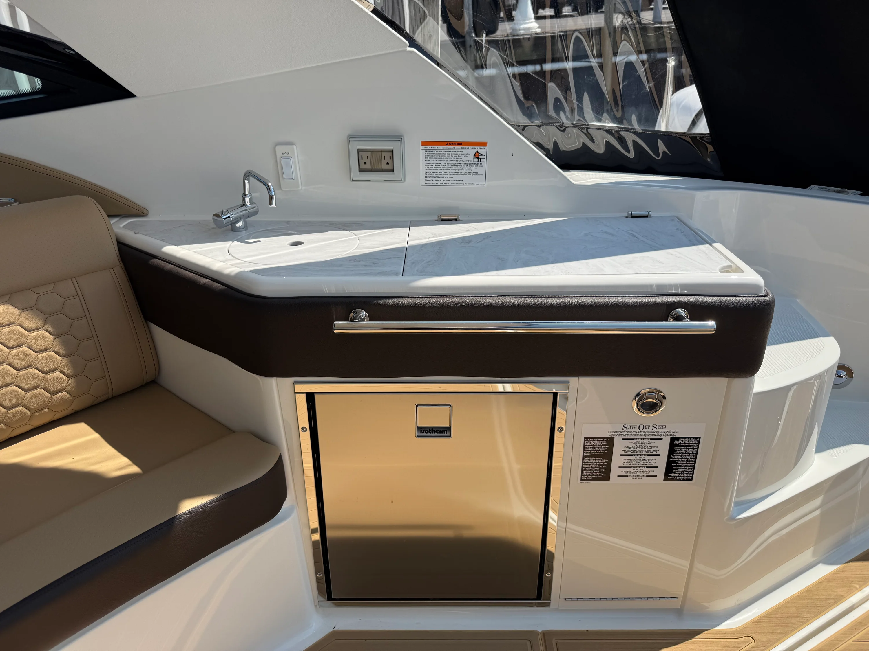 2026 Sea Ray Sundancer 320 Image Thumbnail #10