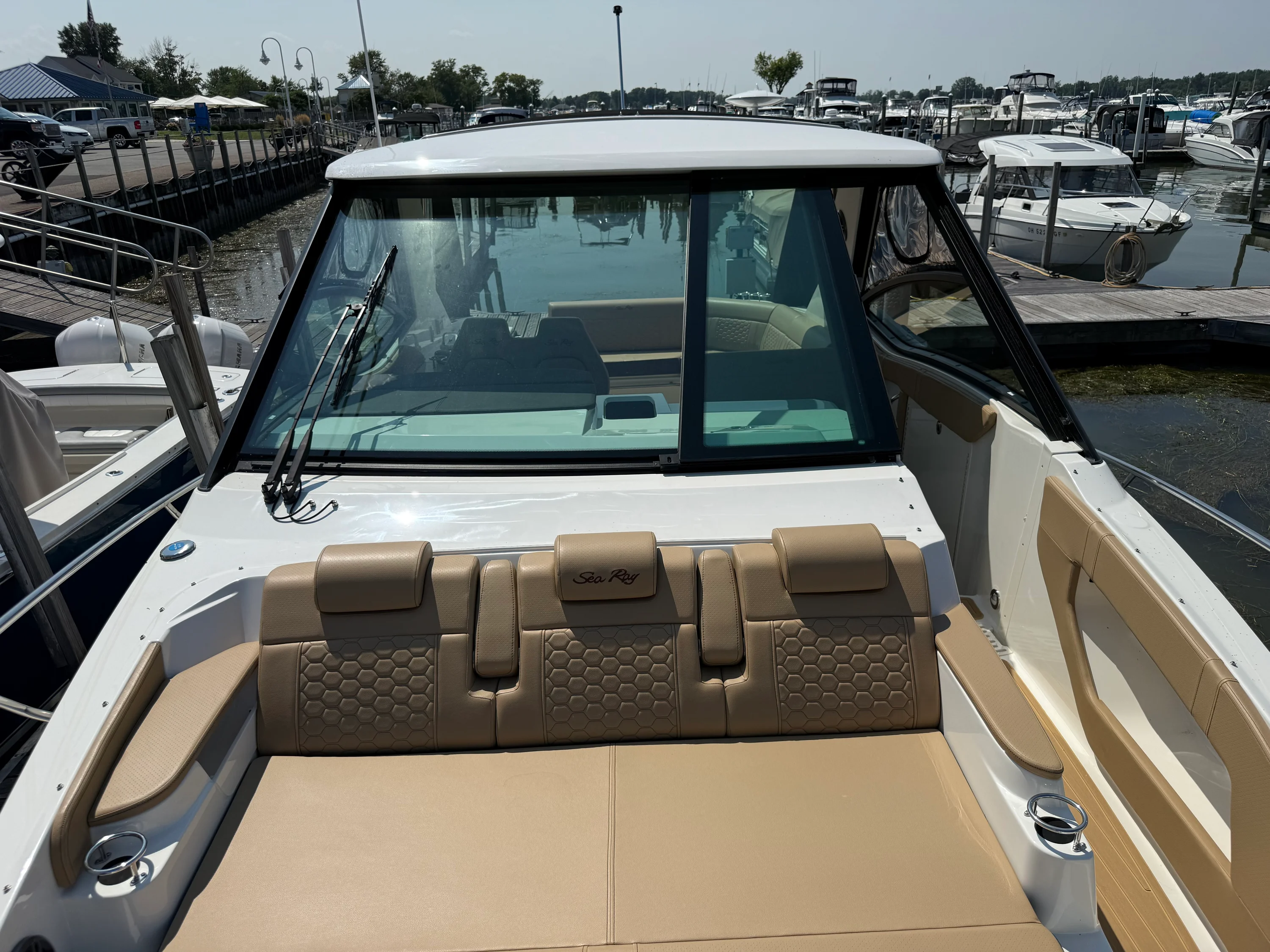 2026 Sea Ray Sundancer 320 Image Thumbnail #33