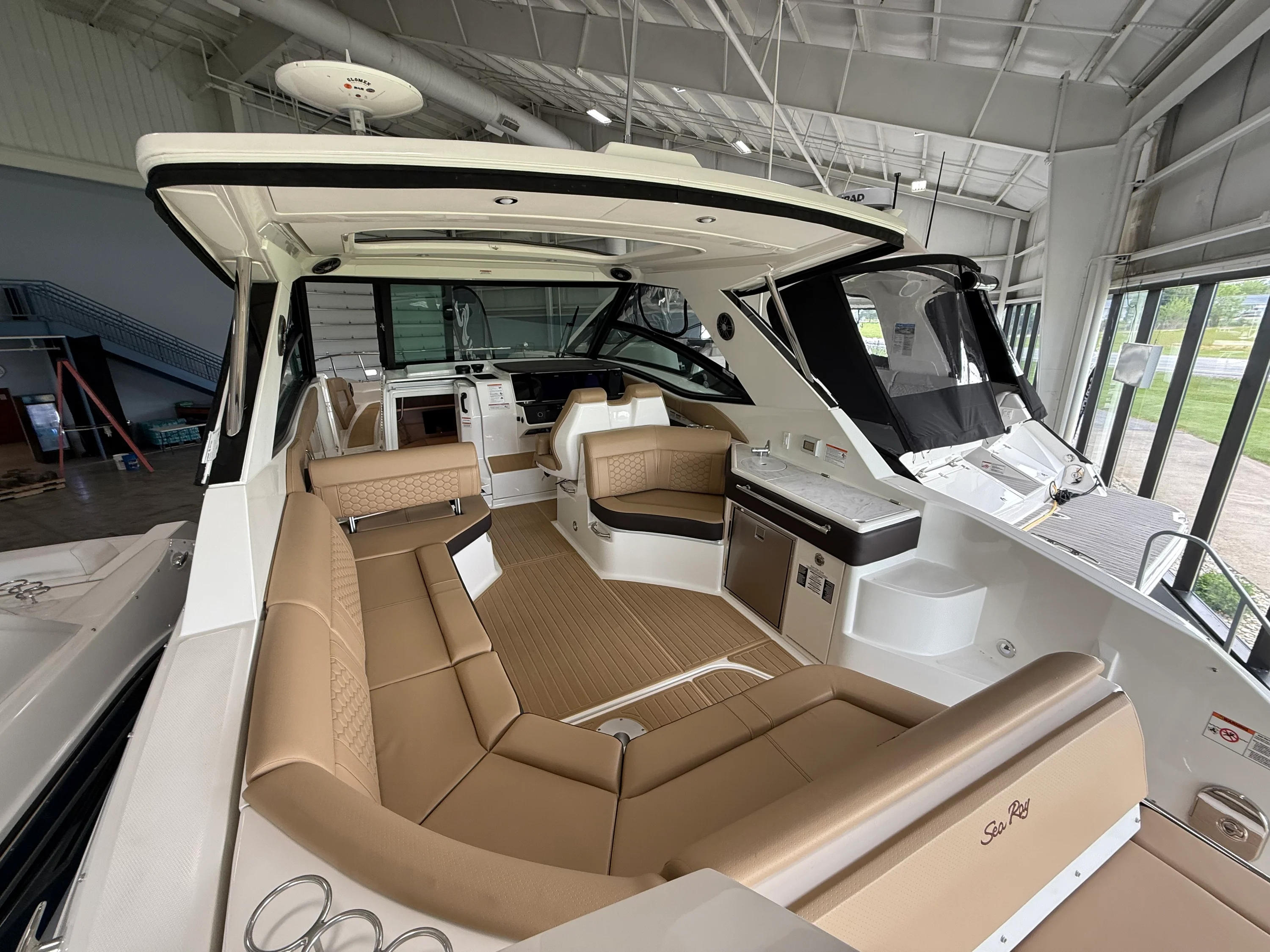 2026 Sea Ray Sundancer 320 Image Thumbnail #2